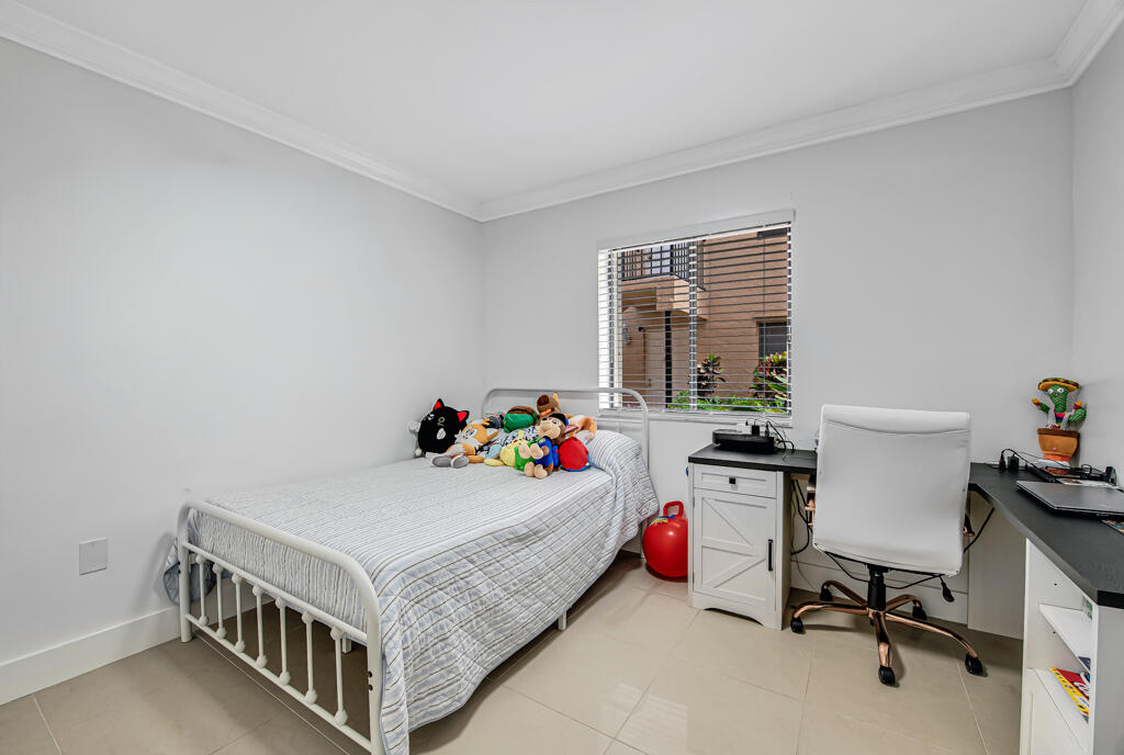 LAURELS AT SHERWOOD CONDO - Residential Lease