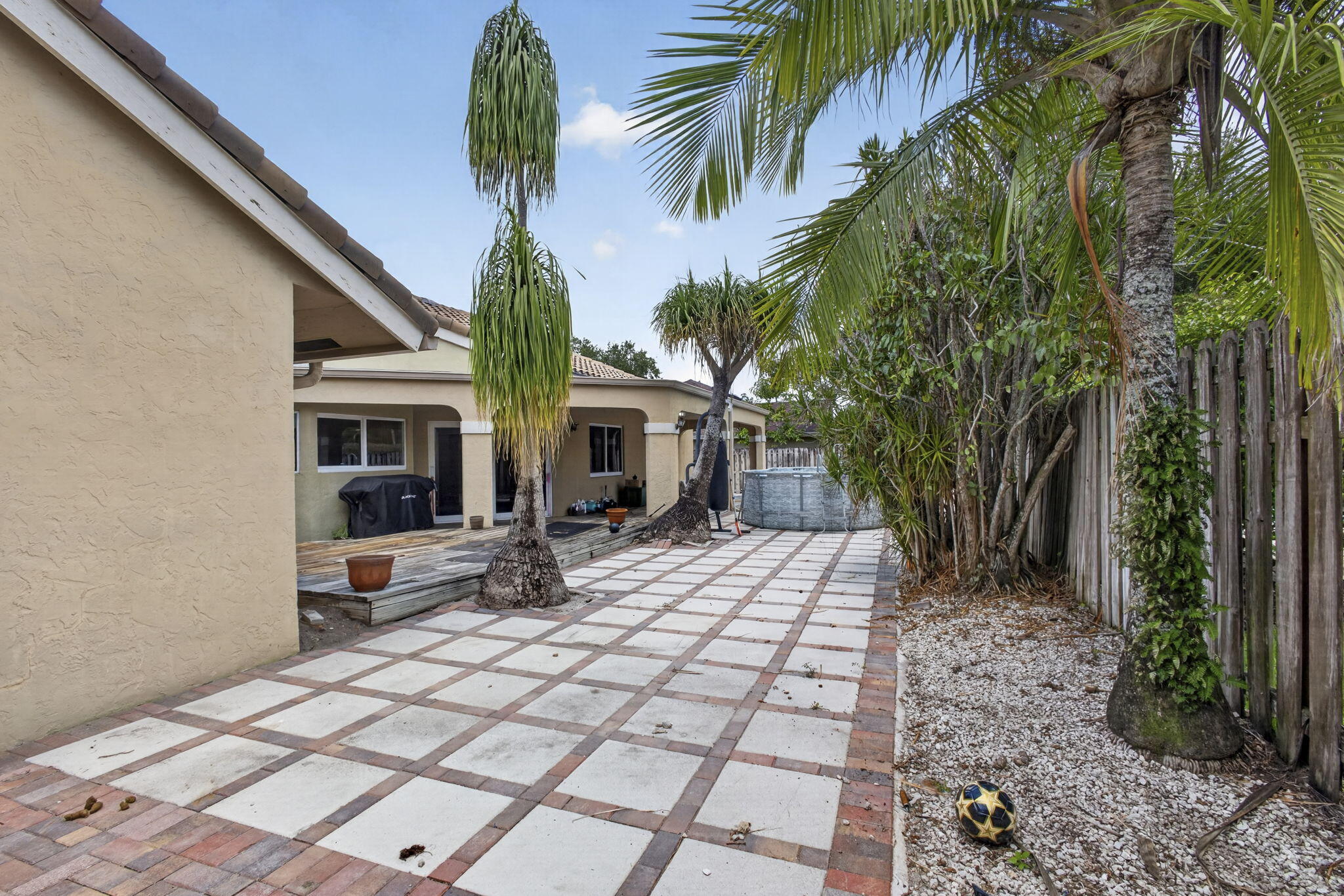 GREENVIEW SHORES 2 OF WELLINGTON - Residential