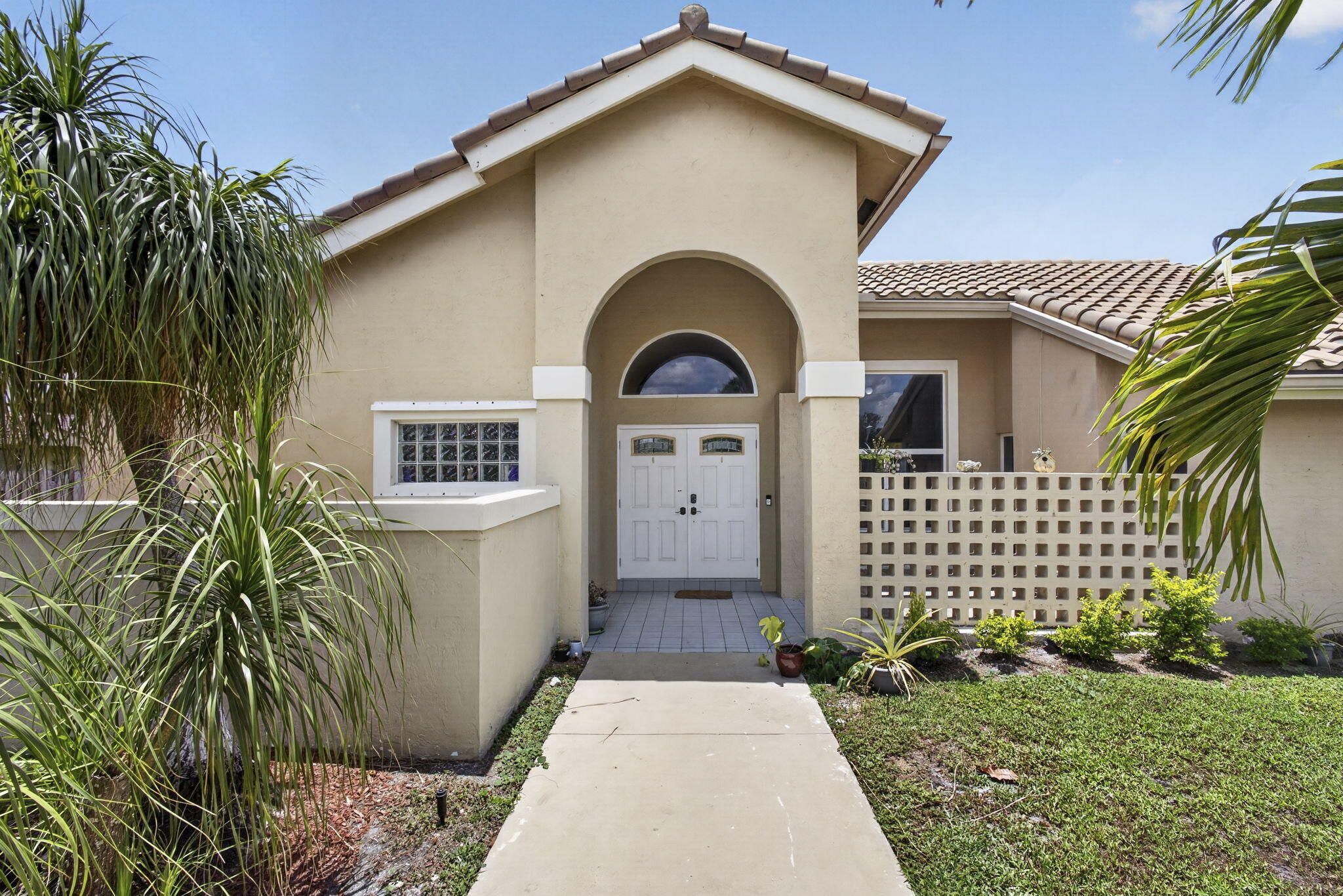 GREENVIEW SHORES 2 OF WELLINGTON - Residential
