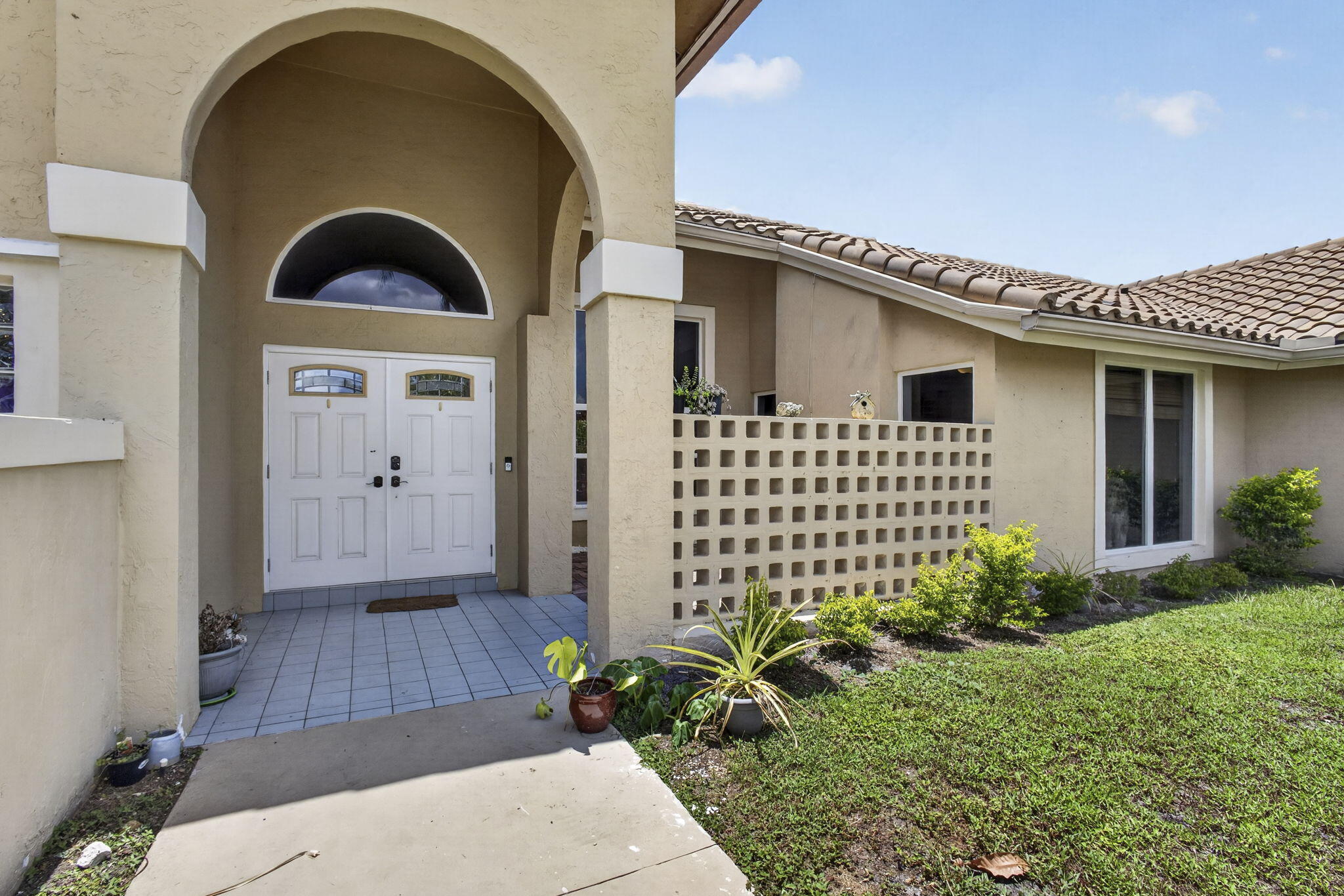 GREENVIEW SHORES 2 OF WELLINGTON - Residential