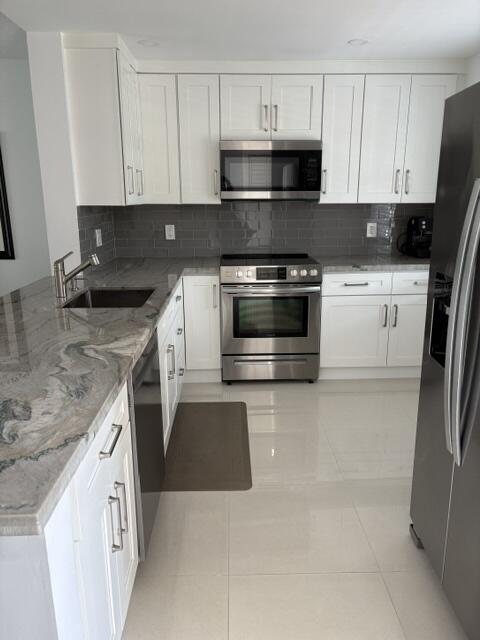 MEADOWBROOK LAKES CONDO - Residential