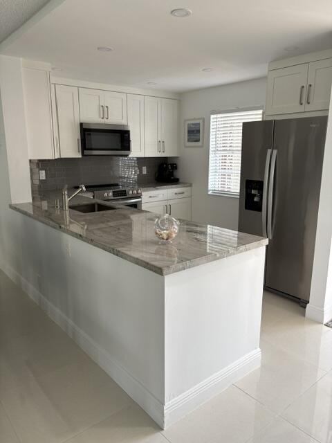 MEADOWBROOK LAKES CONDO - Residential