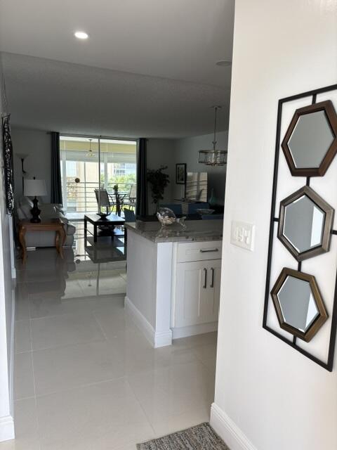MEADOWBROOK LAKES CONDO - Residential