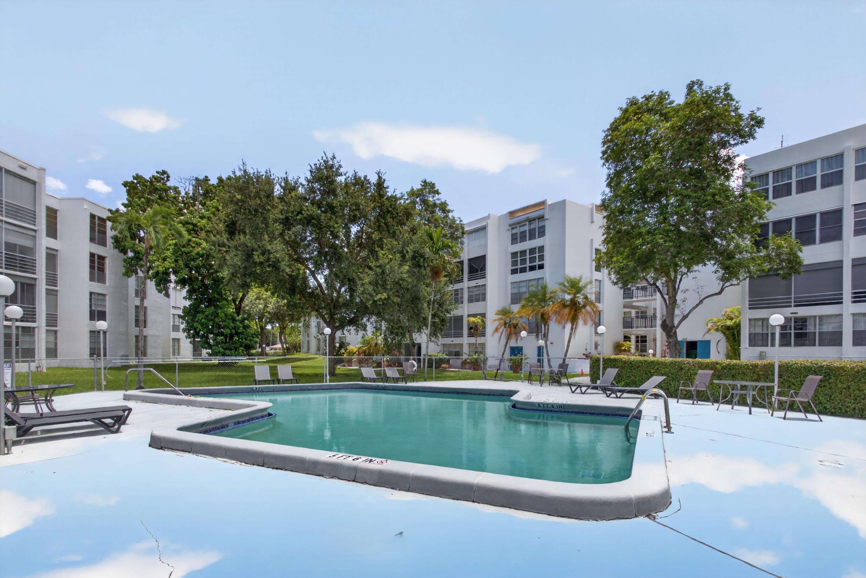 PLANTATION ROYAL SECTION ONE - Residential