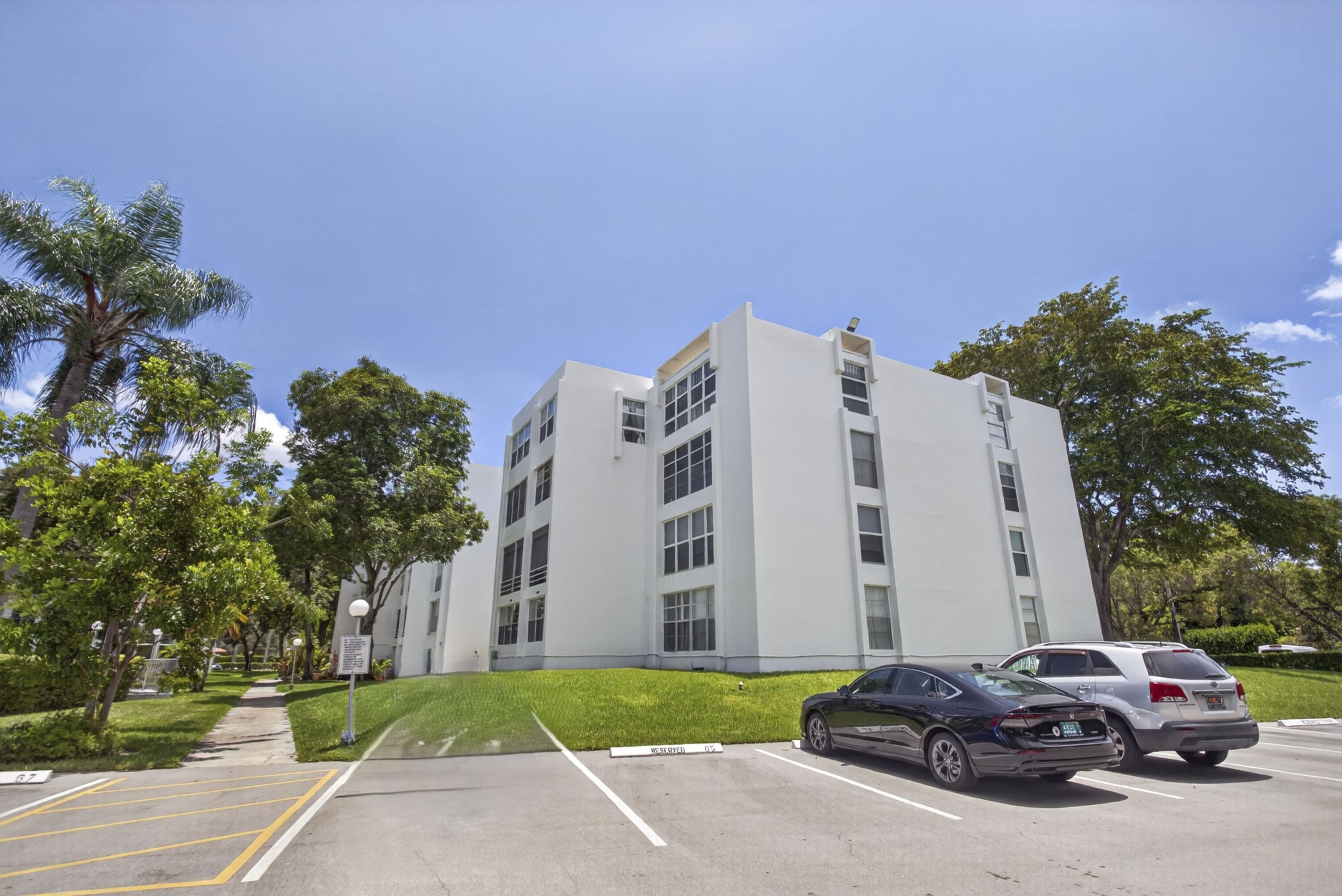 PLANTATION ROYAL SECTION ONE - Residential