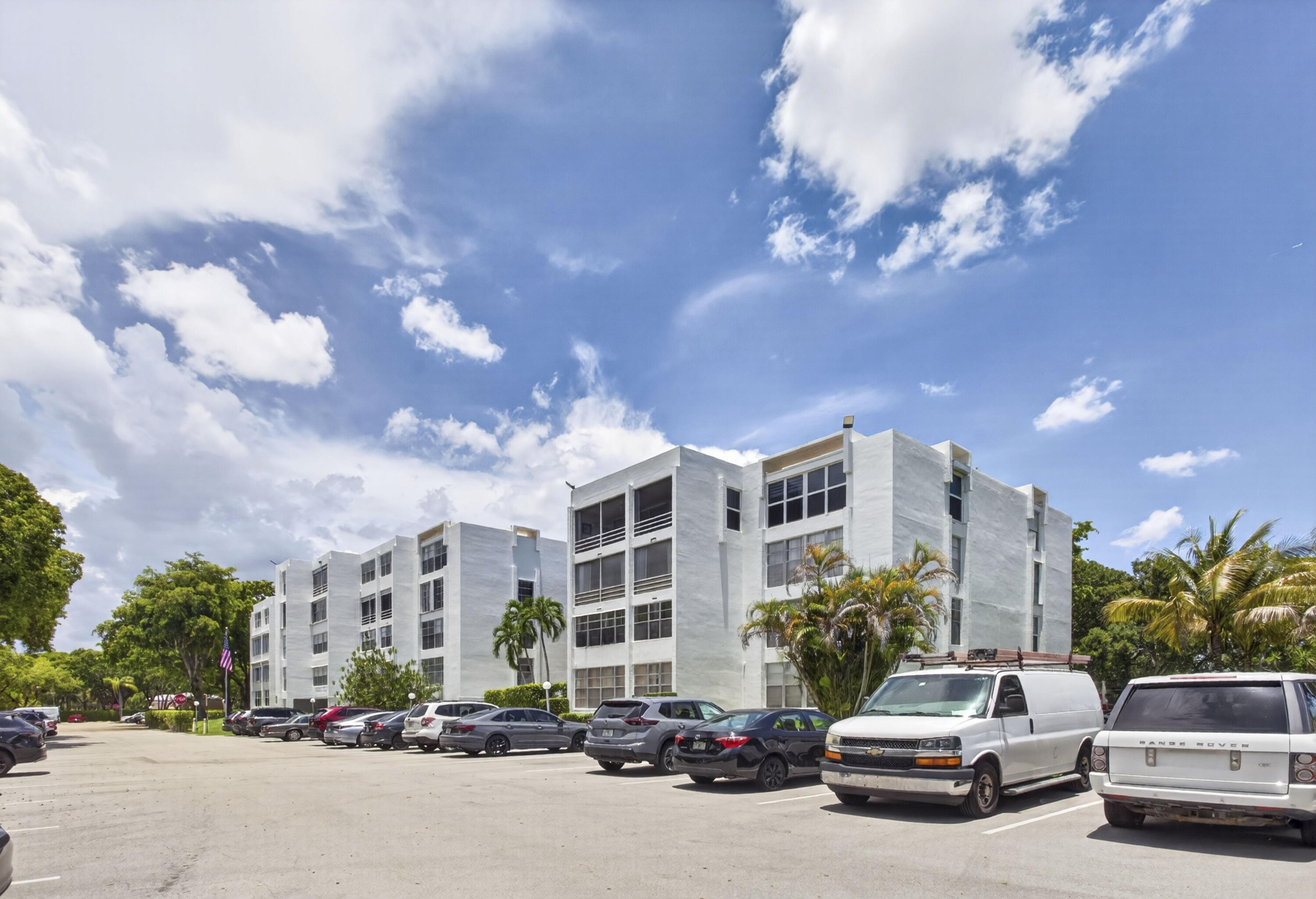 PLANTATION ROYAL SECTION ONE - Residential
