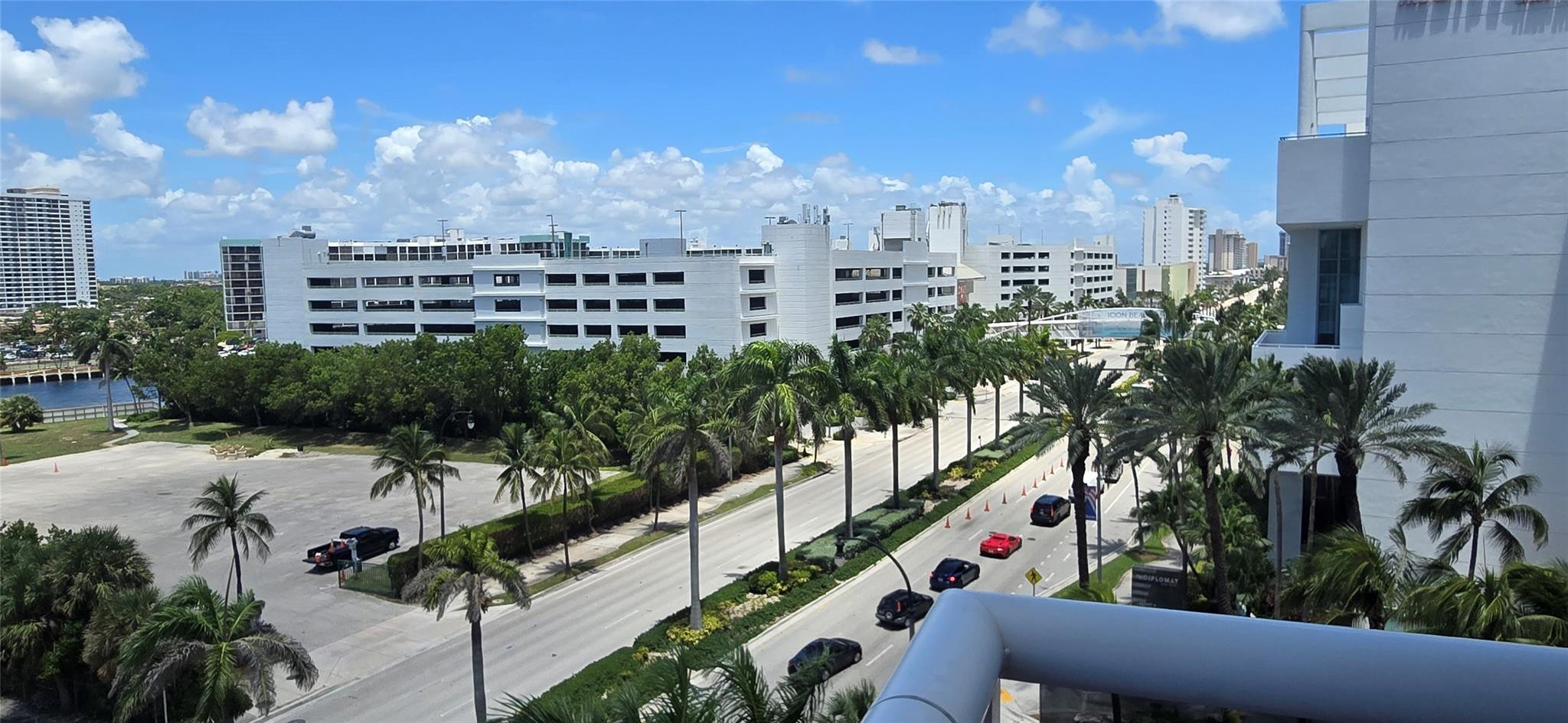 SEA AIR TOWERS - Residential