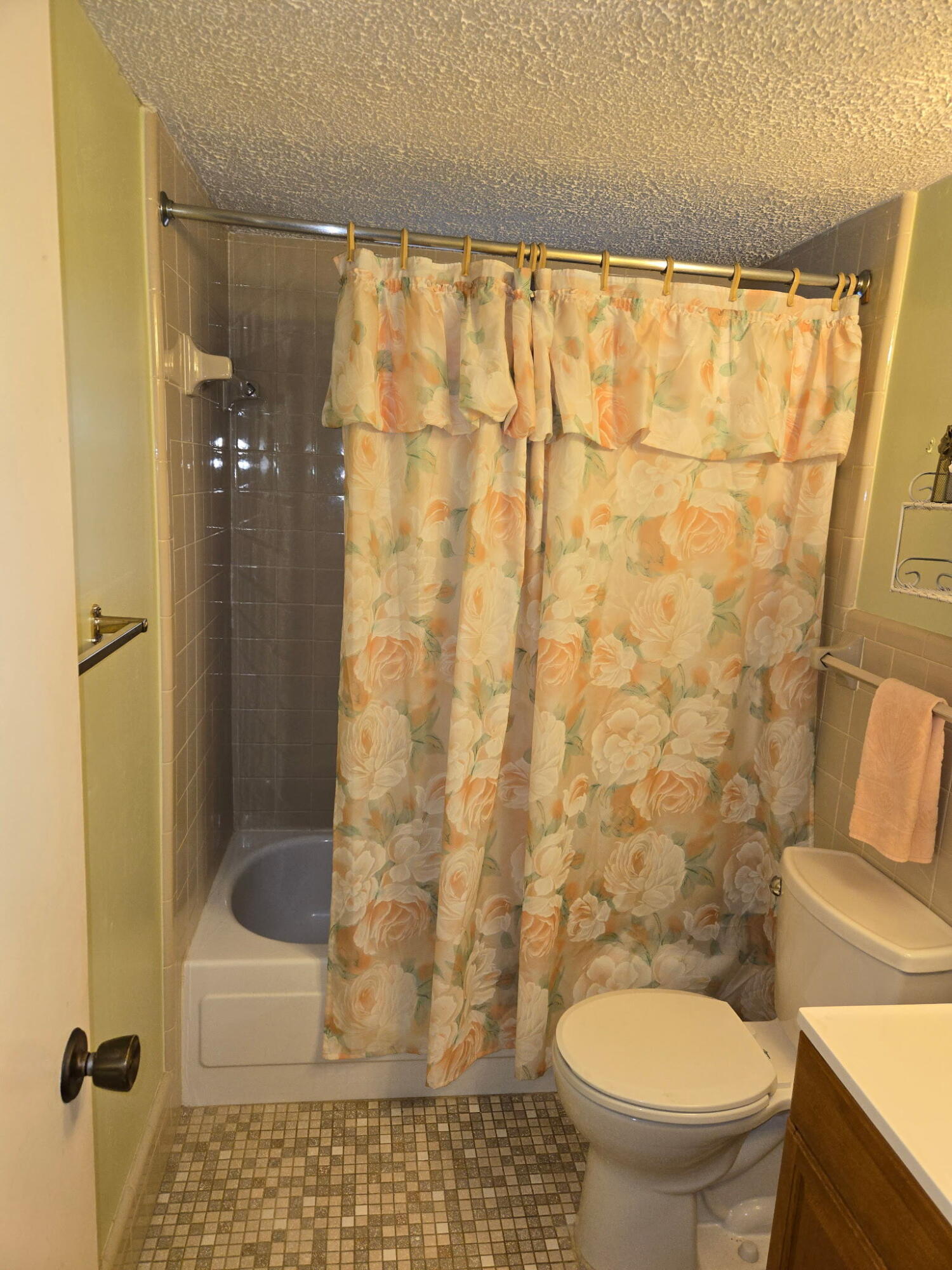 PINECREST ESTATES UNIT 2 - Residential