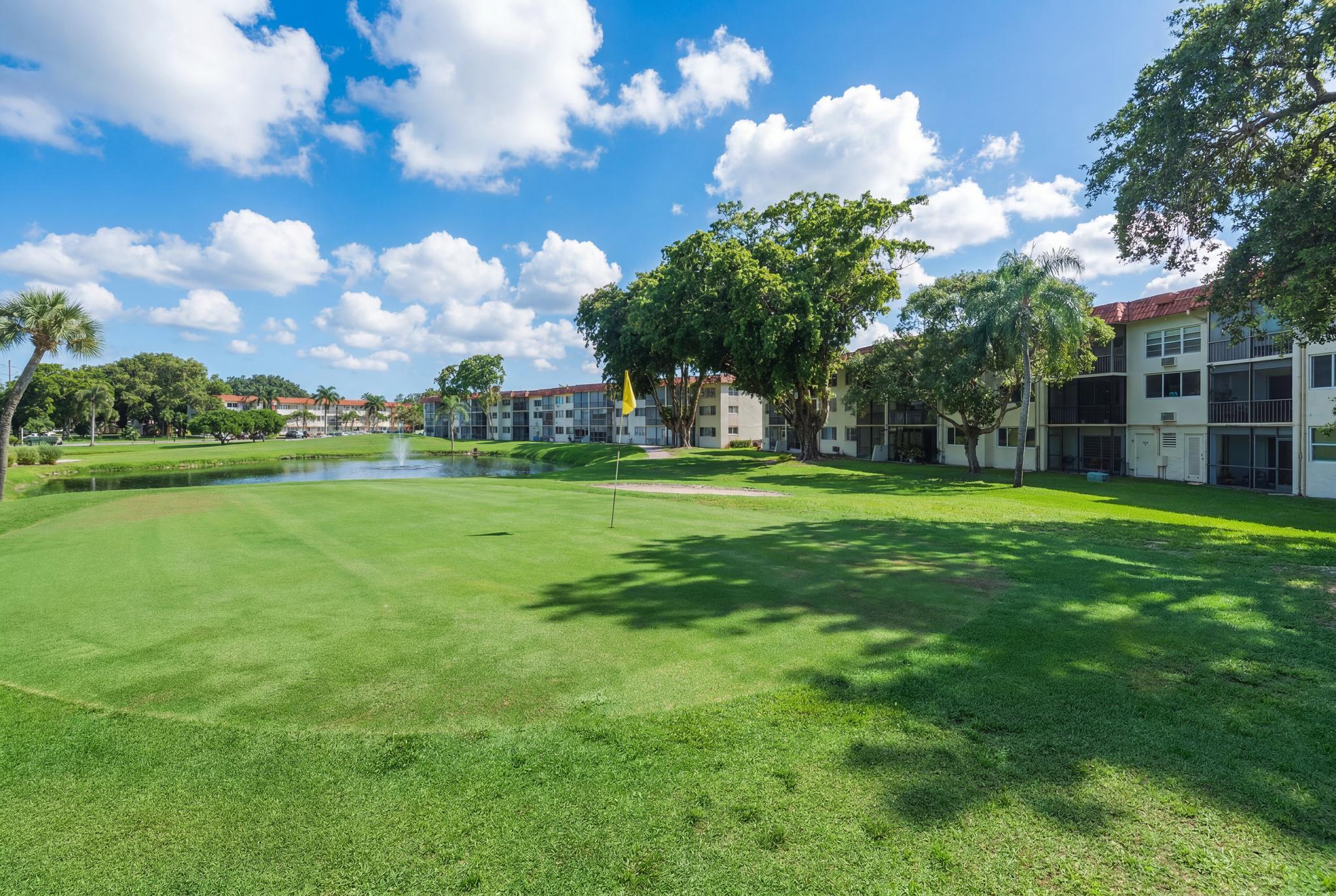 HOLLYBROOK GOLF AND TENNIS CLUB - Residential