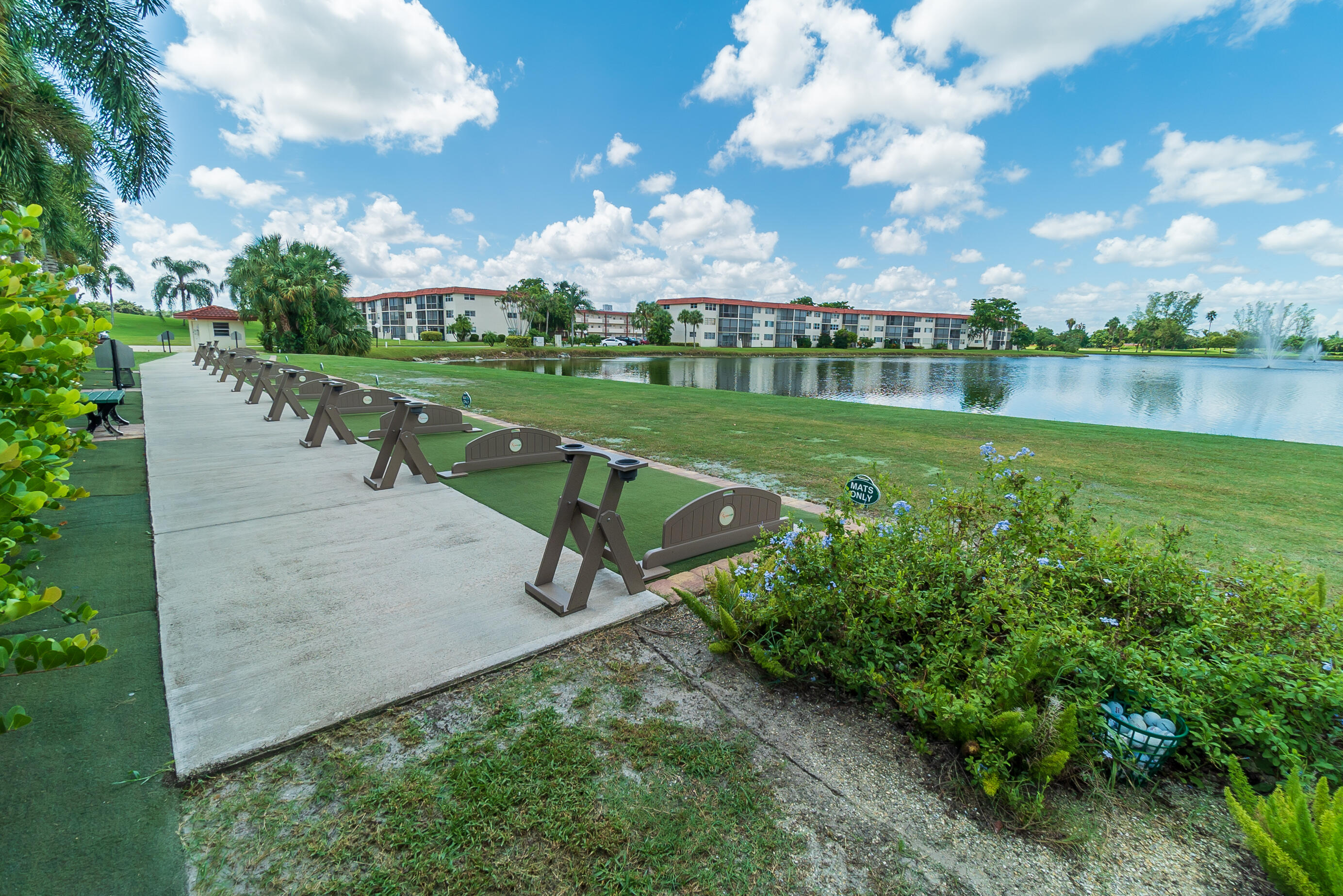 HOLLYBROOK GOLF AND TENNIS CLUB - Residential