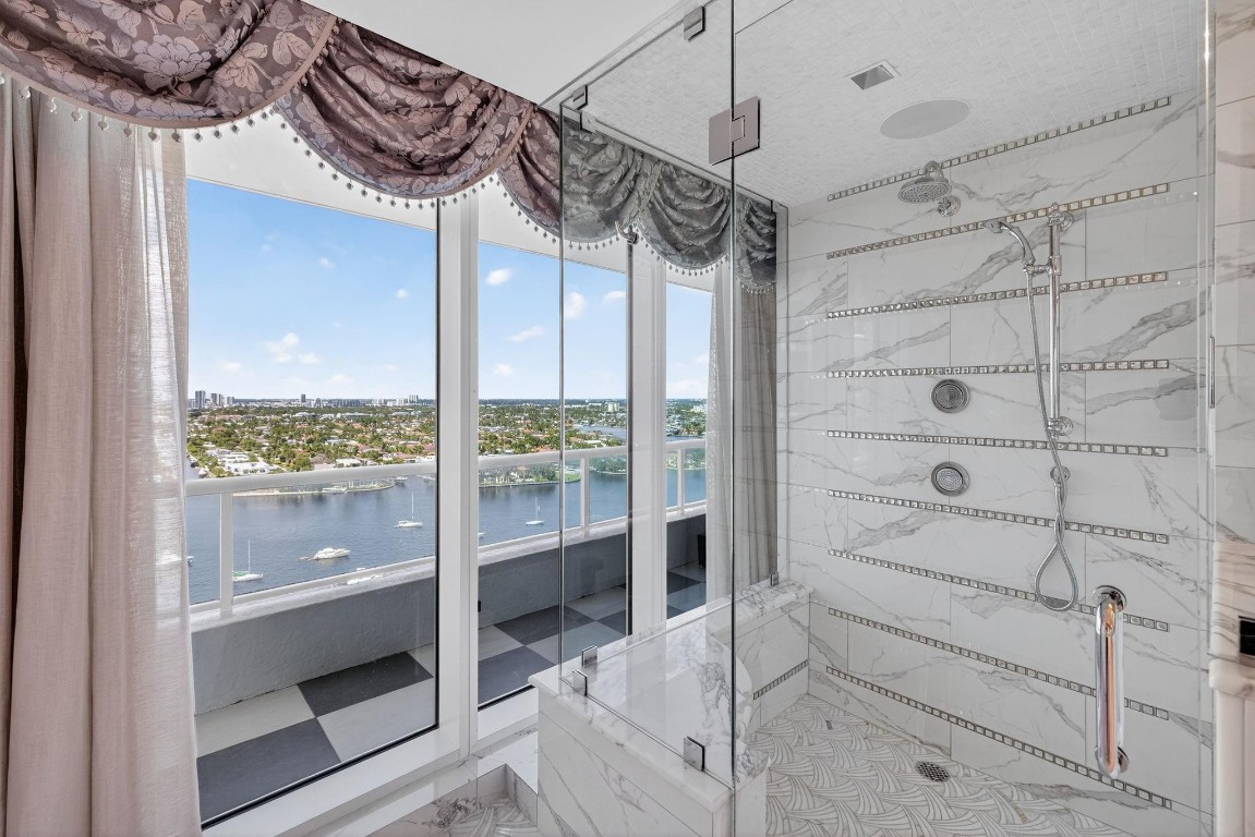 Ritz Carlton - Residential
