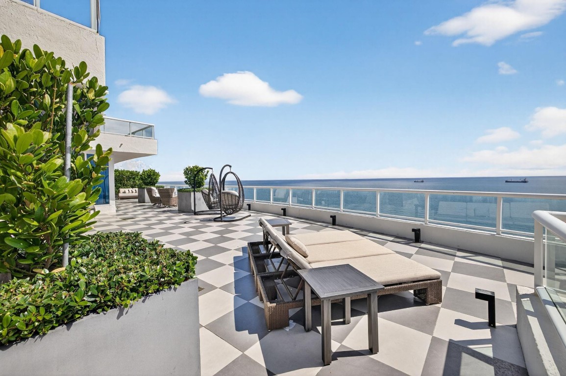 Ritz Carlton - Residential