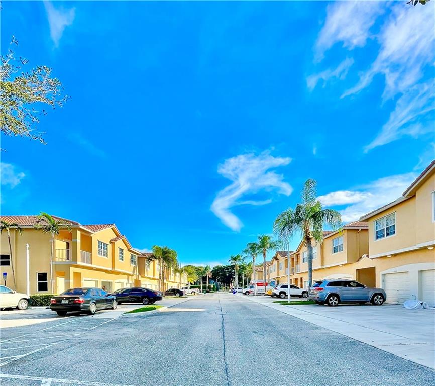 Crestwood At Carolina - Residential
