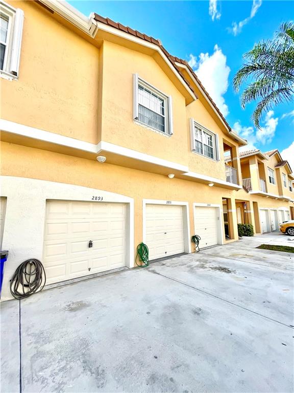 Crestwood At Carolina - Residential