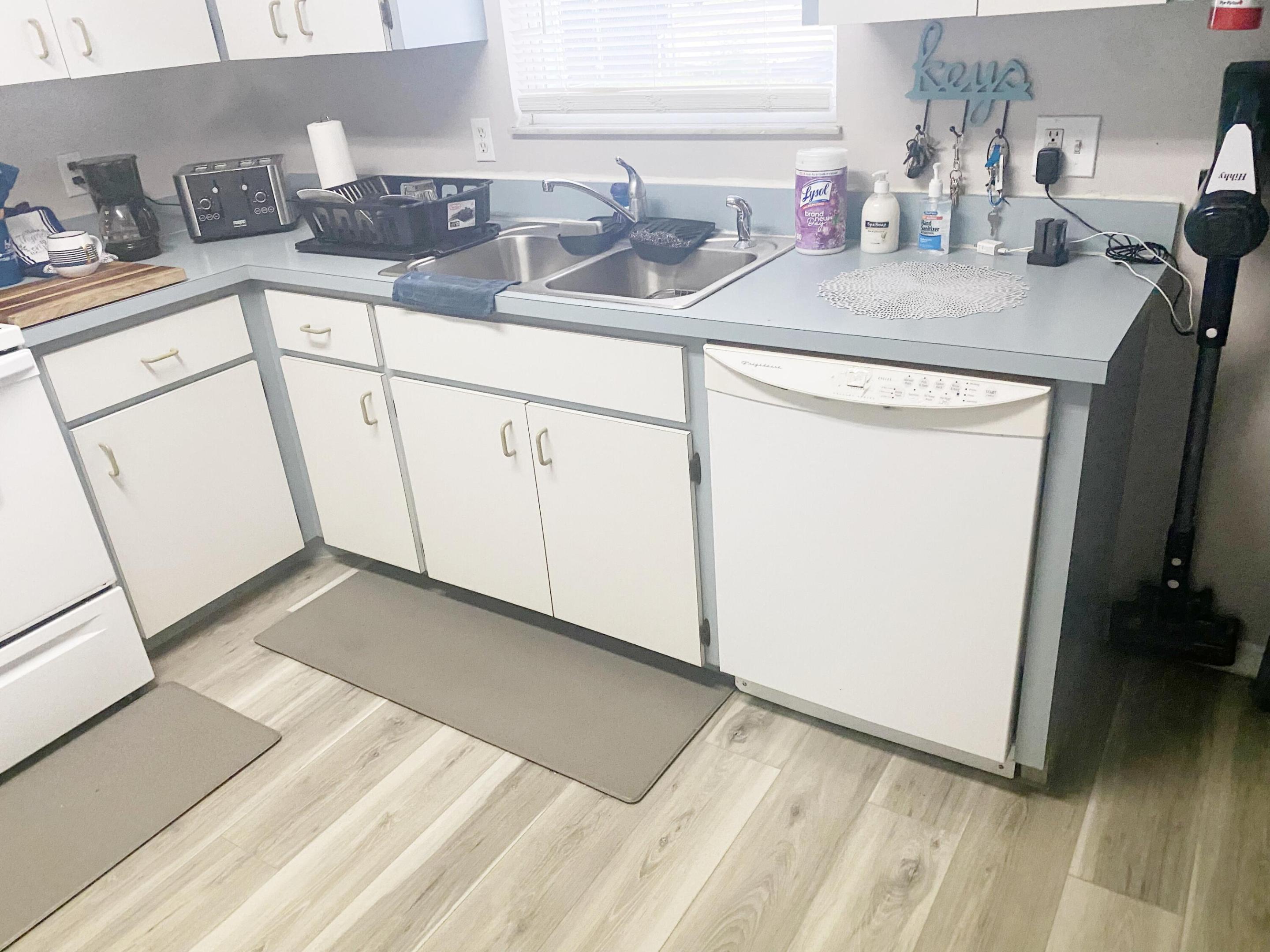 VERO LAKE ESTATES UNIT H-1 - Residential