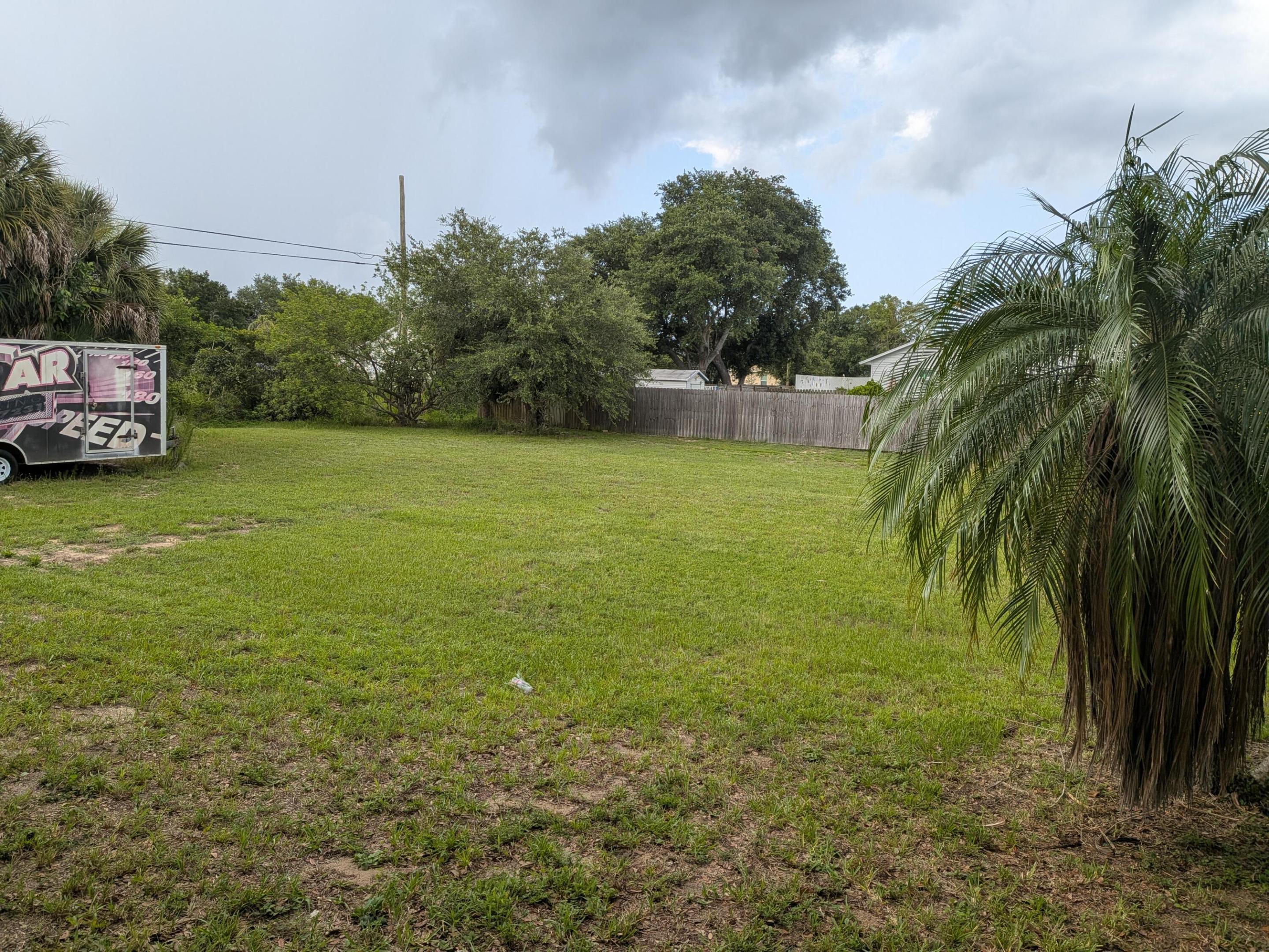 VERO LAKE ESTATES UNIT H-1 - Residential