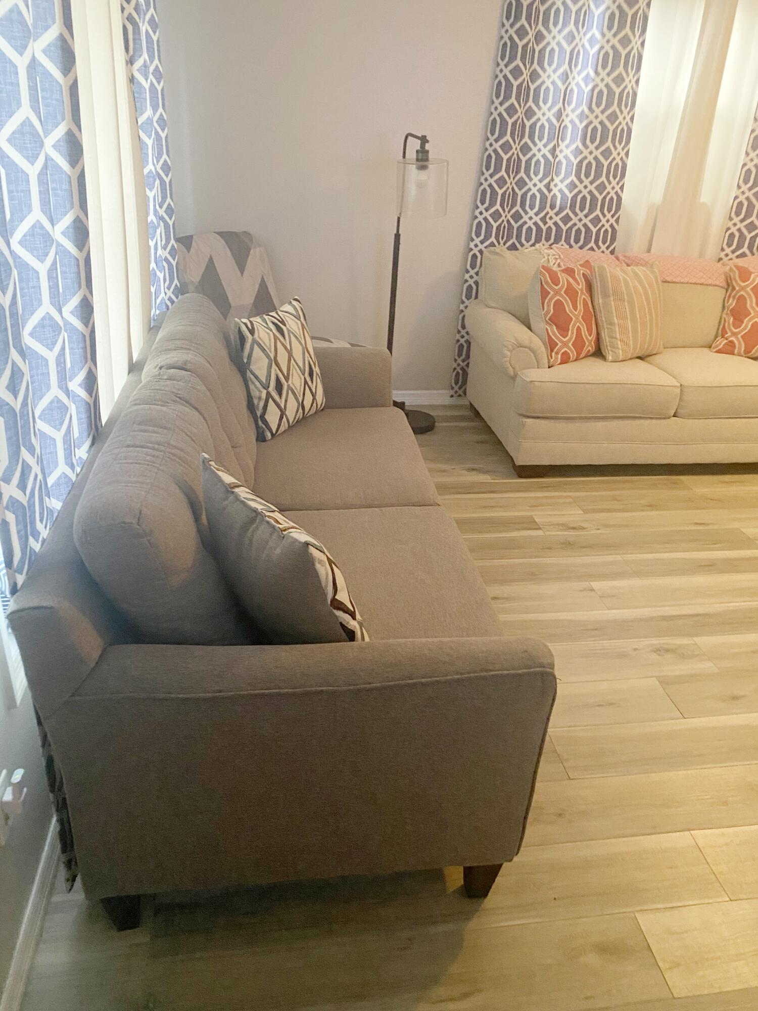 VERO LAKE ESTATES UNIT H-1 - Residential