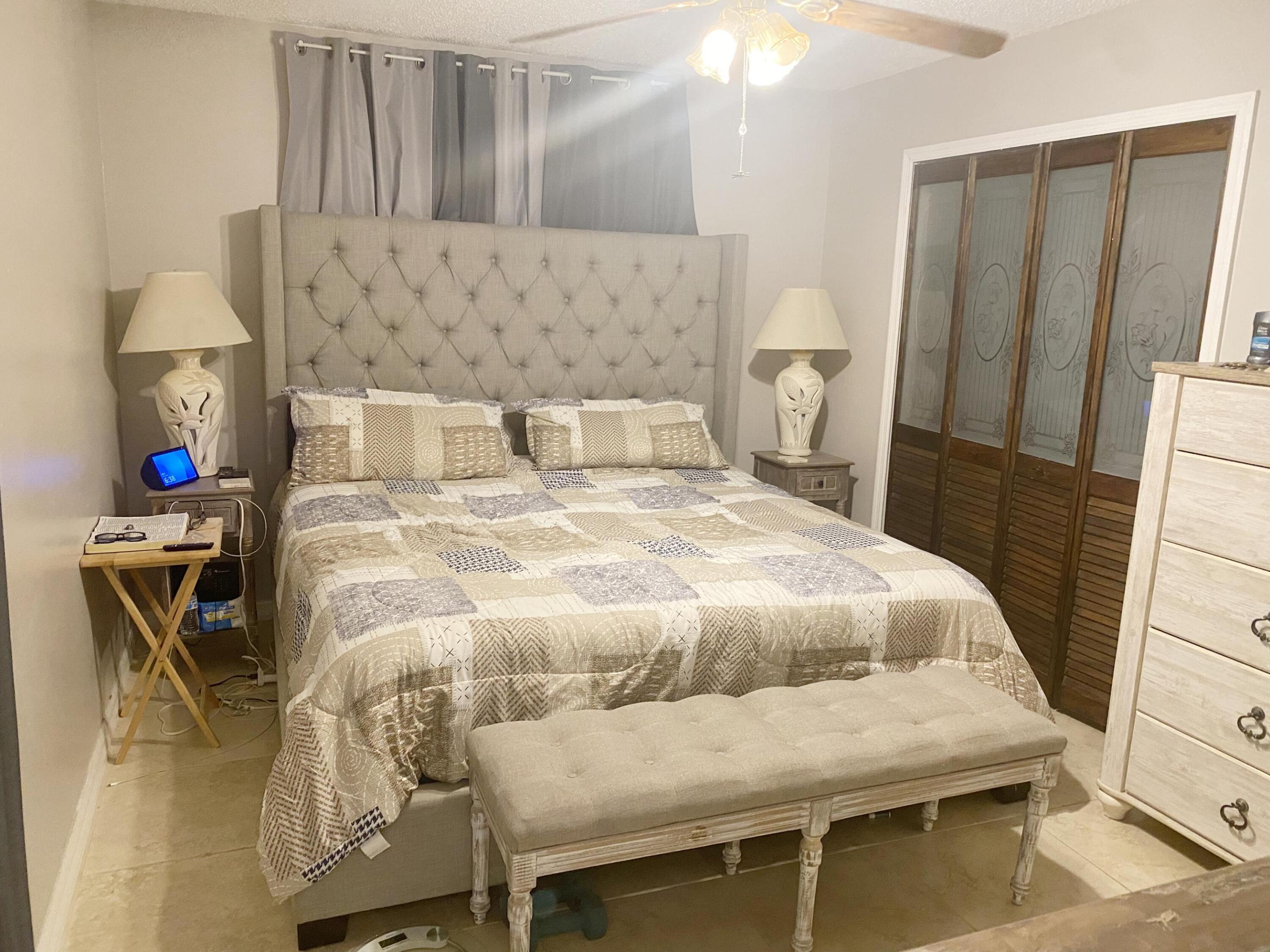 VERO LAKE ESTATES UNIT H-1 - Residential