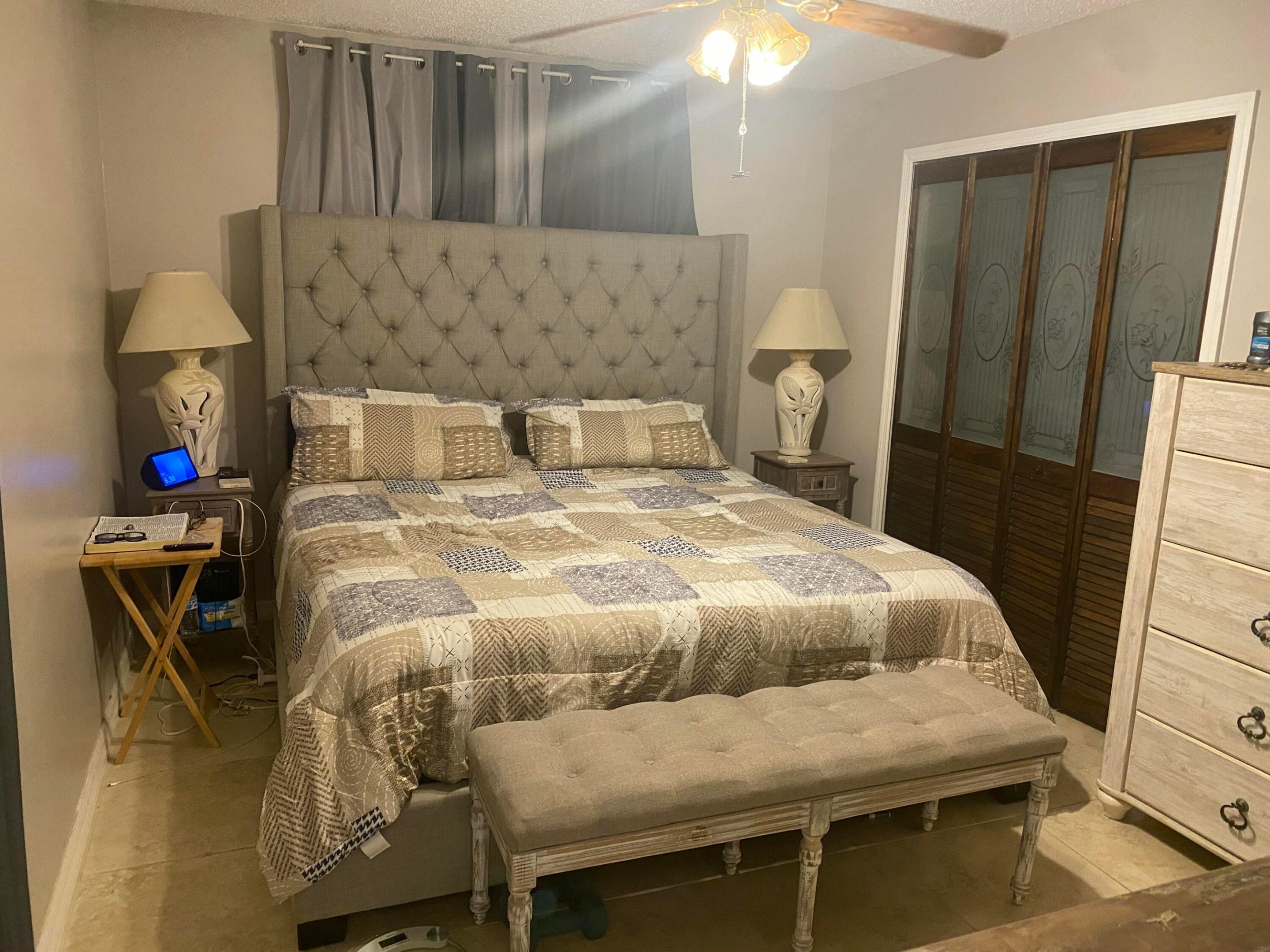 VERO LAKE ESTATES UNIT H-1 - Residential