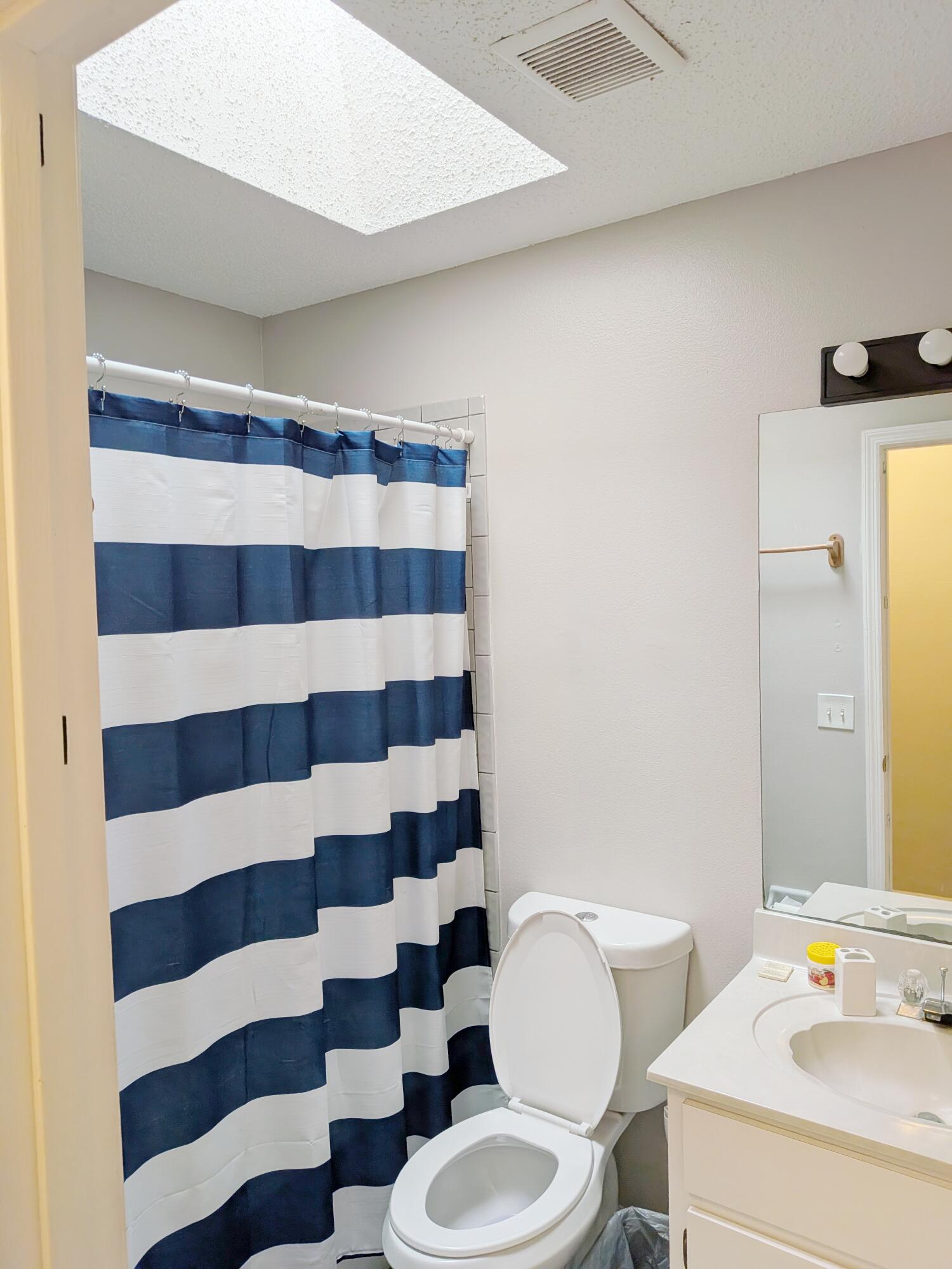 VERO LAKE ESTATES UNIT H-1 - Residential