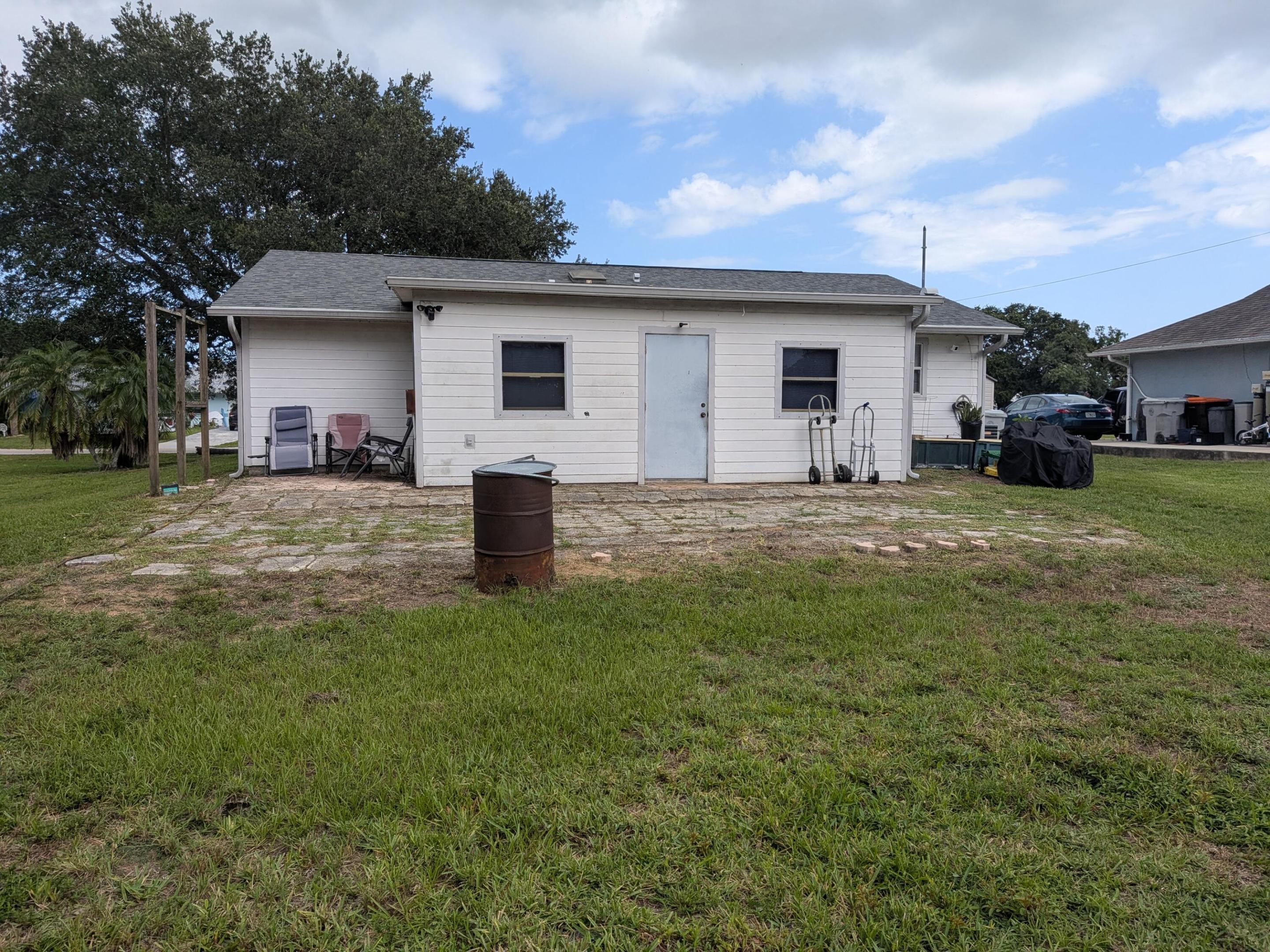 VERO LAKE ESTATES UNIT H-1 - Residential