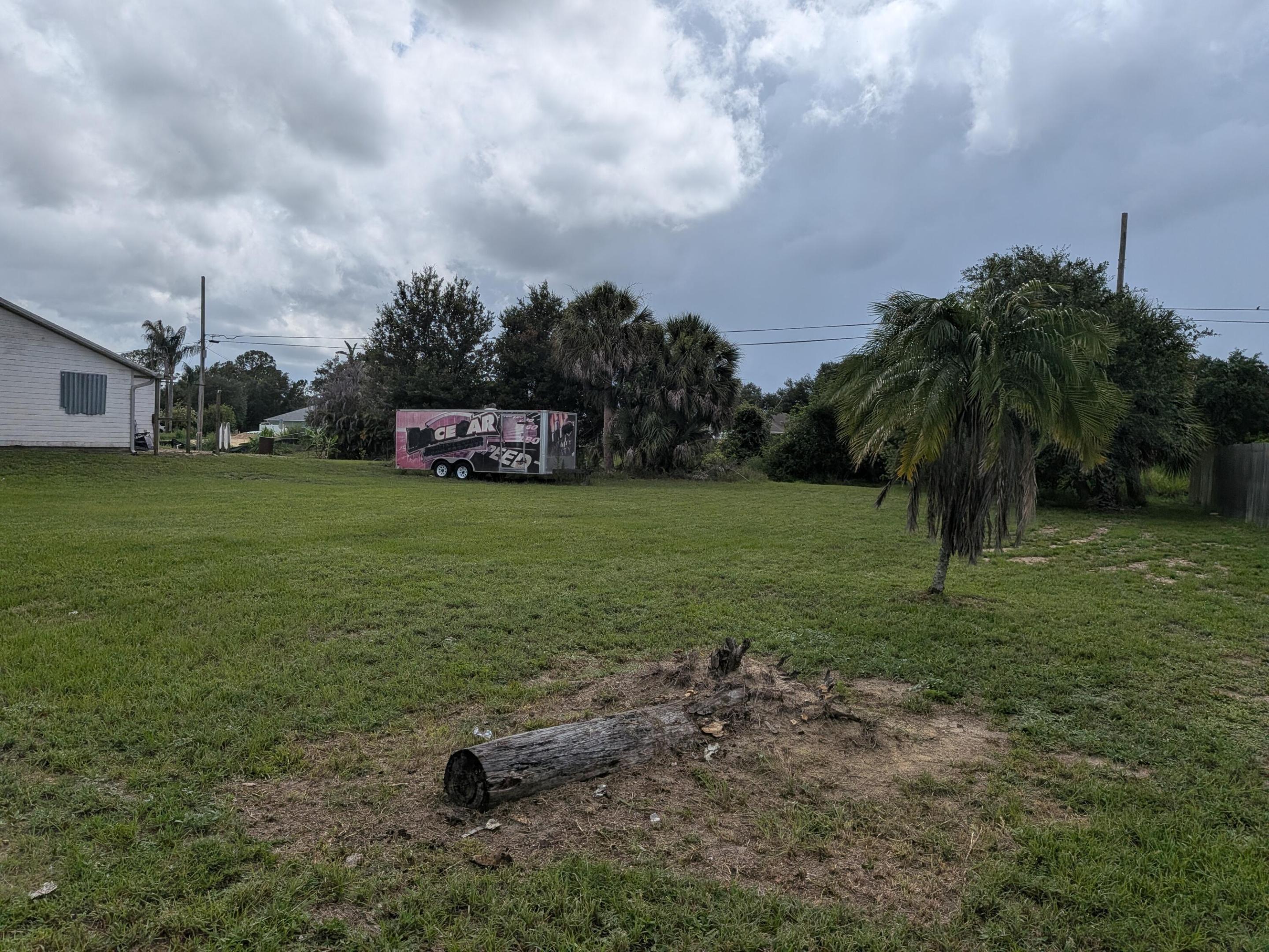 VERO LAKE ESTATES UNIT H-1 - Residential