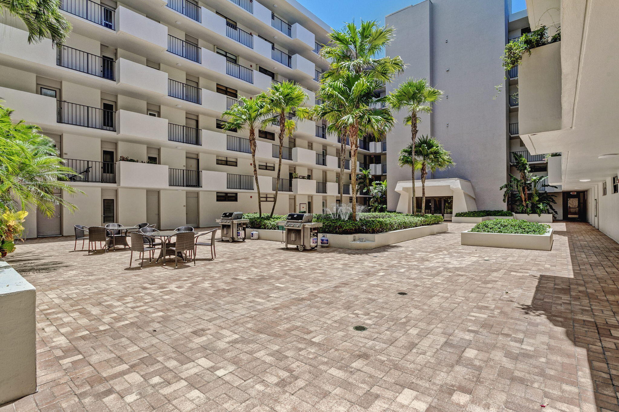 MAYAN TOWERS CONDO II - Residential