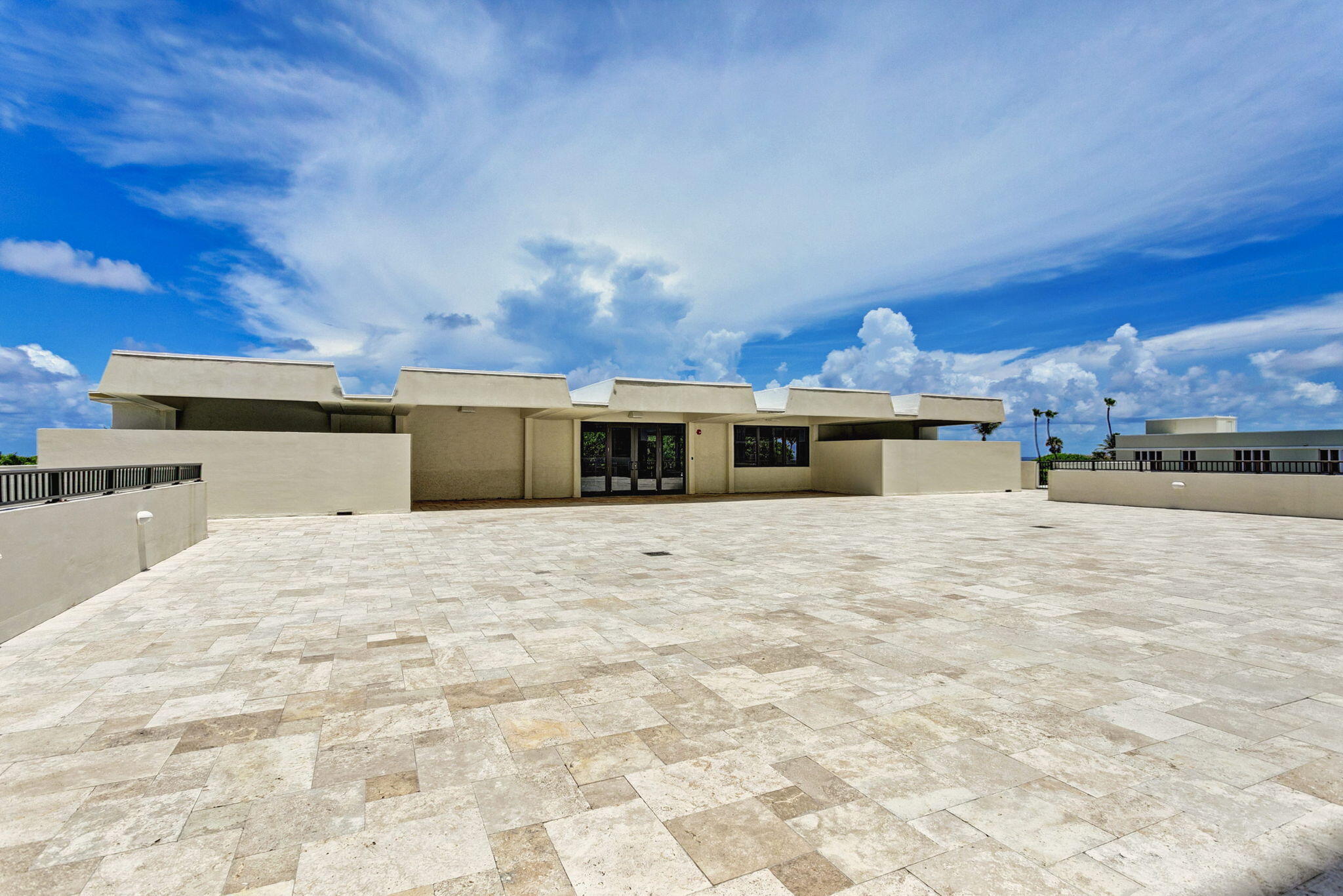 MAYAN TOWERS CONDO II - Residential