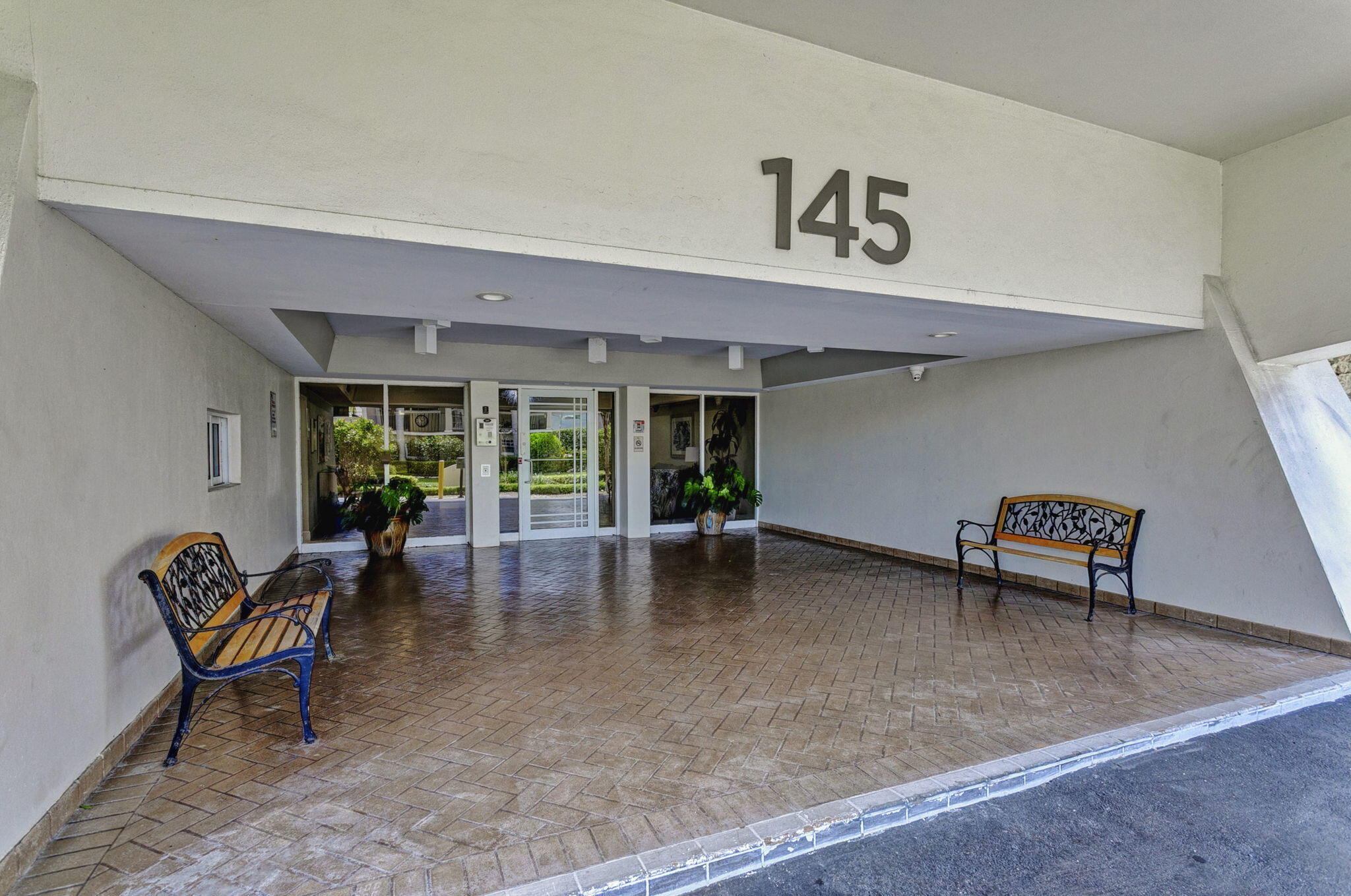 MAYAN TOWERS CONDO II - Residential