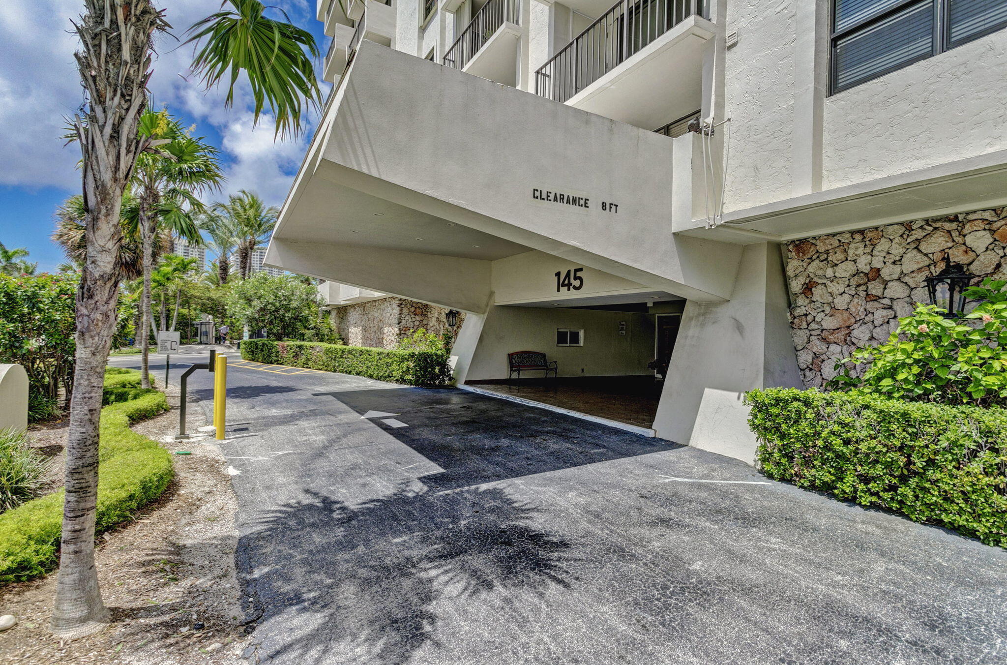 MAYAN TOWERS CONDO II - Residential