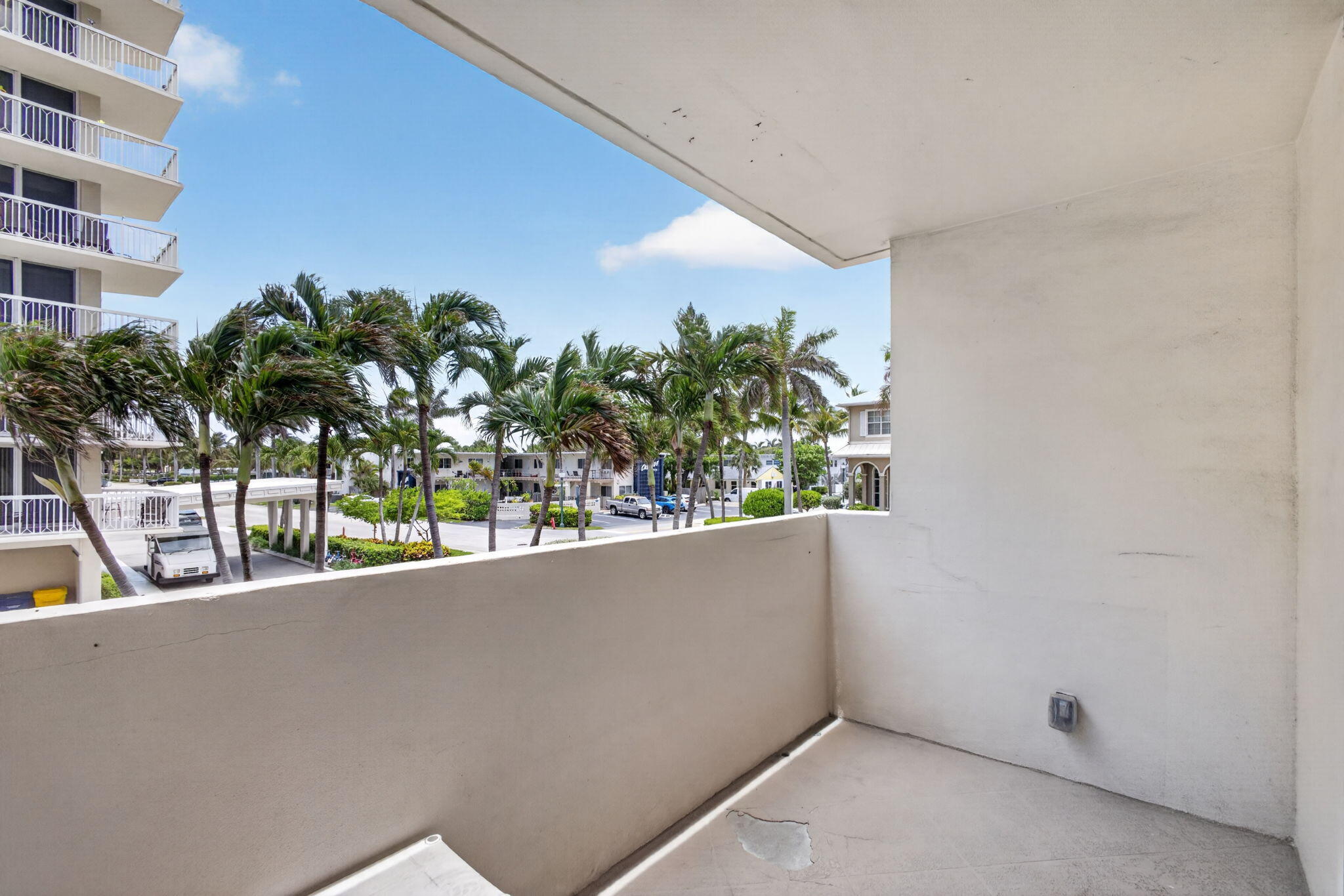 MAYAN TOWERS CONDO II - Residential