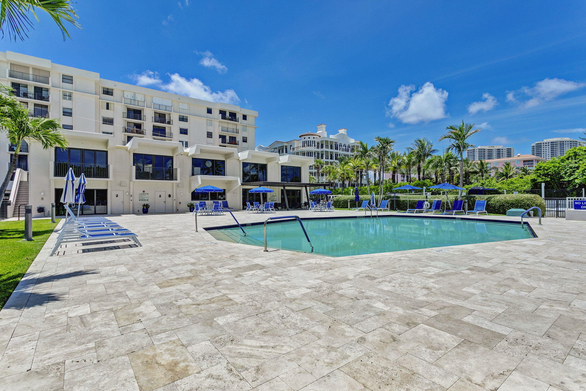MAYAN TOWERS CONDO II - Residential