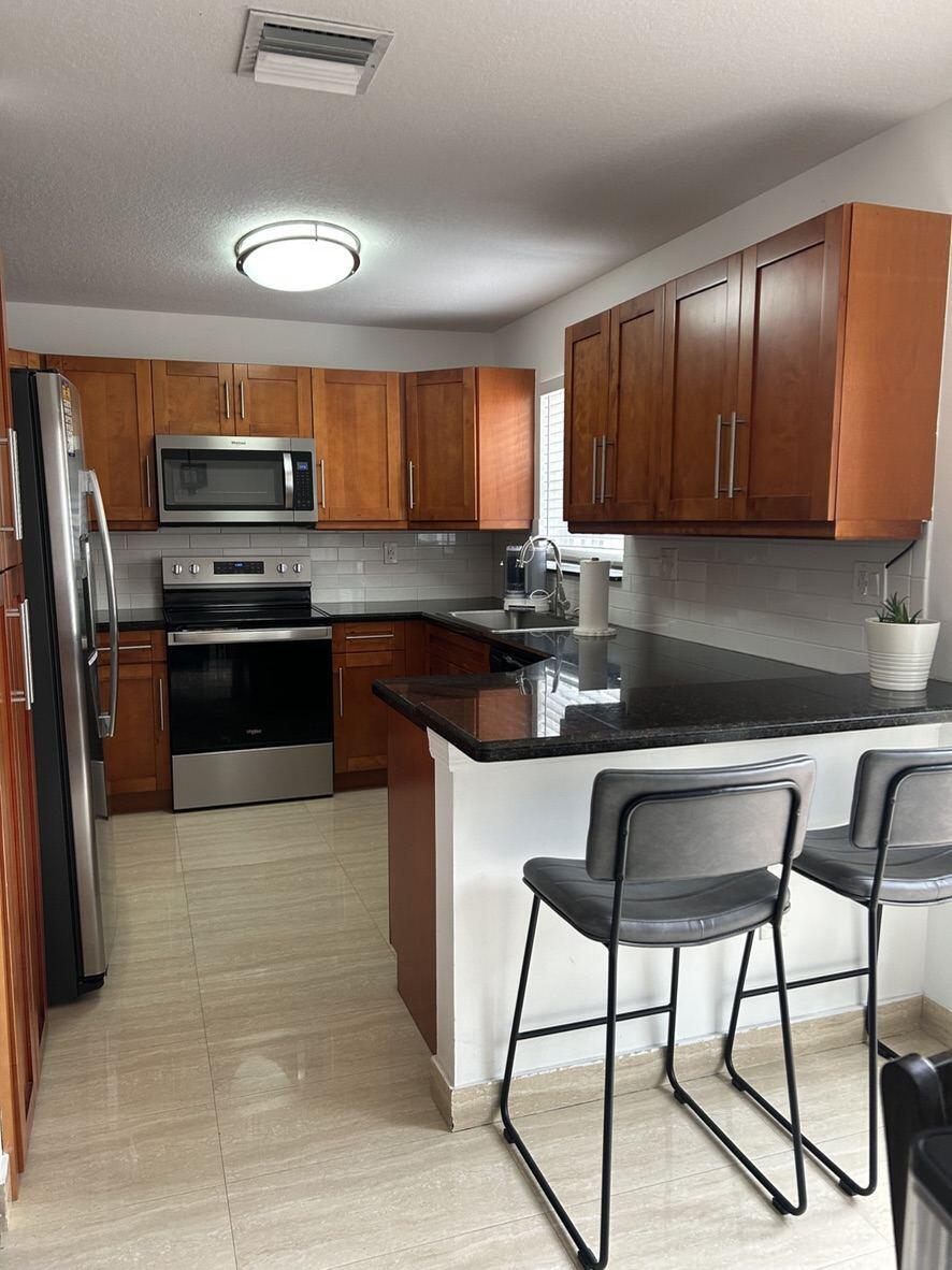 PEMBROKE ISLES 1 - Residential