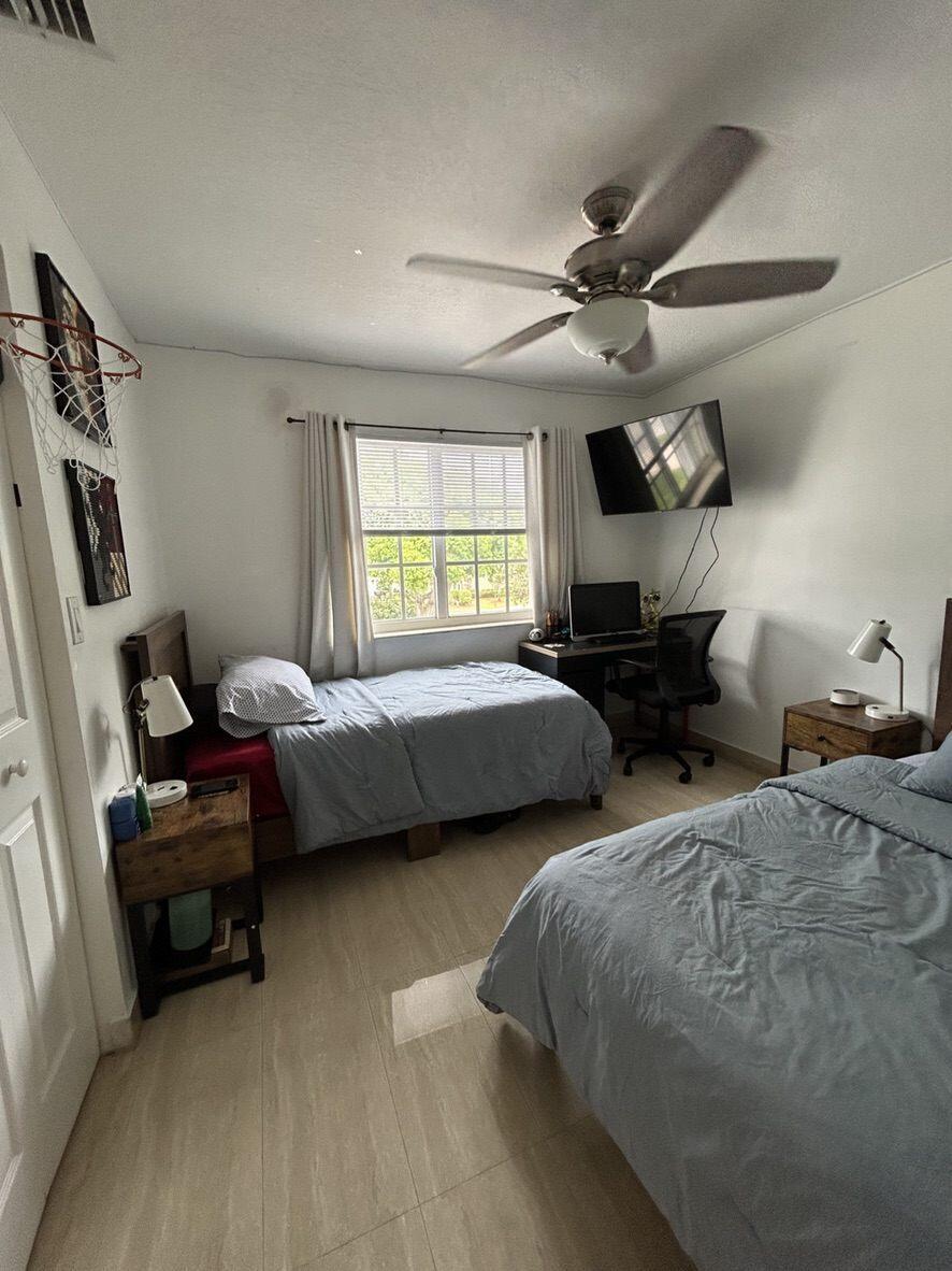 PEMBROKE ISLES 1 - Residential