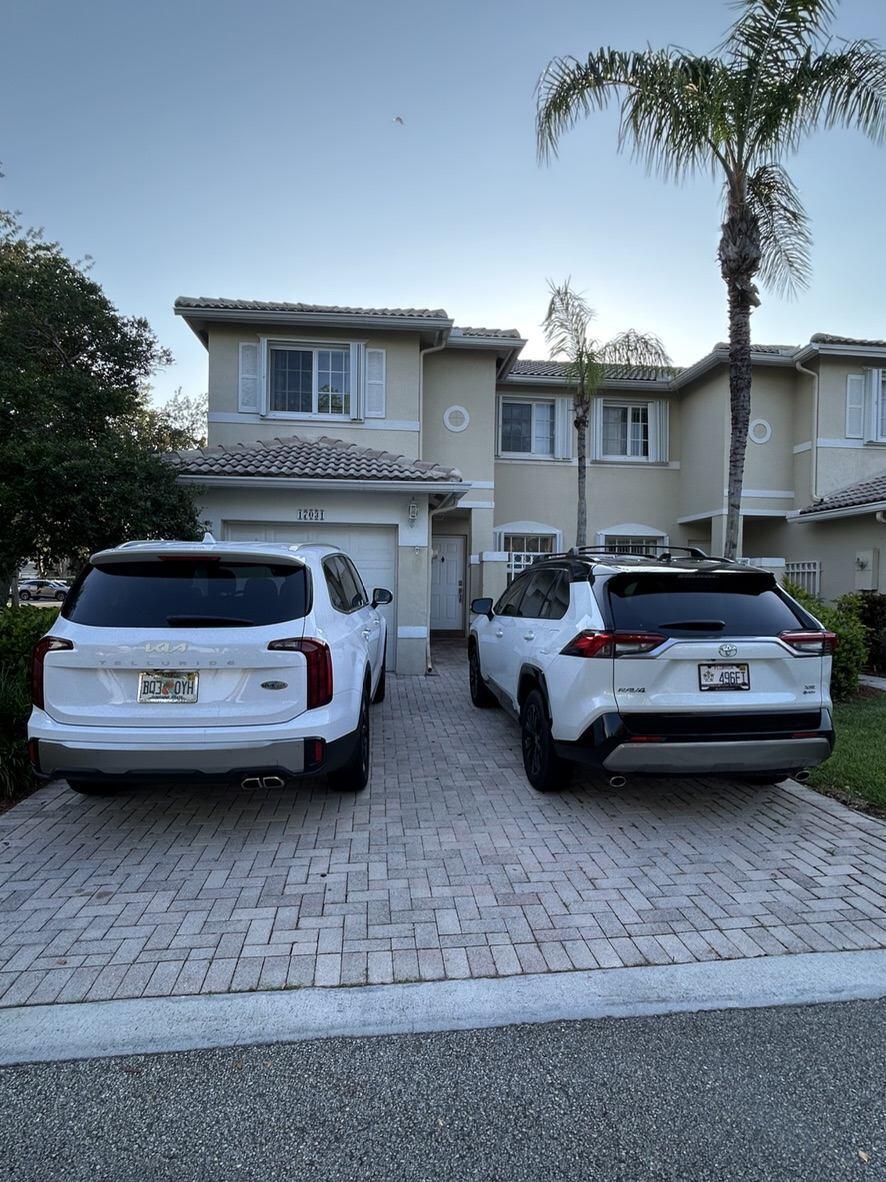 PEMBROKE ISLES 1 - Residential