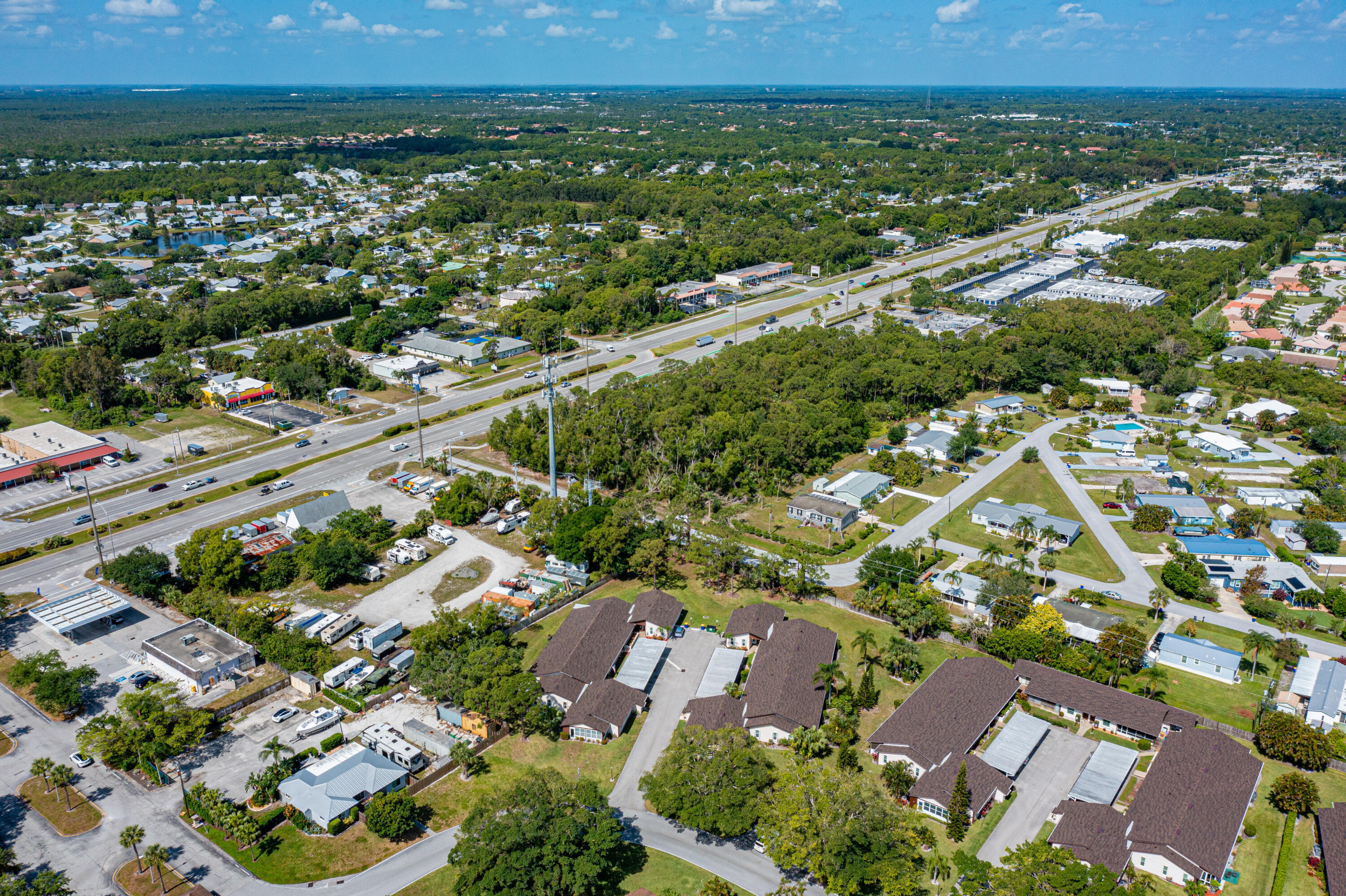 Exceptional 3.14± acre commercial development opportunity on highly trafficked Federal Highway (US-1) in Stuart, Florida. Featuring over 500 feet of frontage, this rare corner parcel offers outstanding visibility, access, and development potential in one of the Treasure Coast's fastest-growing corridors. Ideal for multifamily, mixed-use, medical office, retail, hospitality, or commercial redevelopment. Surrounded by established residential communities, retailers, medical facilities, and major commuter routes. Utilities nearby. Rare opportunity to acquire one of the few large infill parcels remaining on Federal Highway with significant upside potential.
