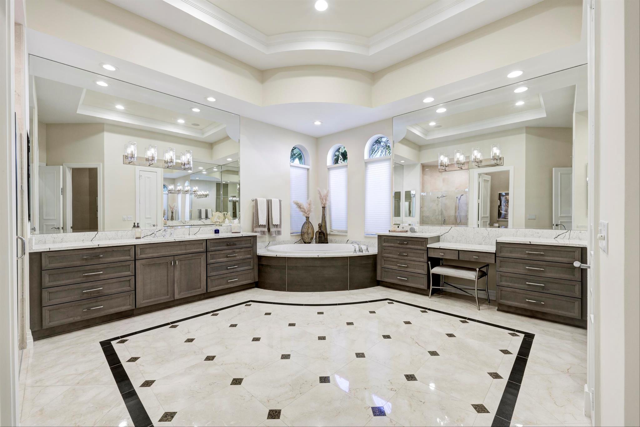 HARBOUR ISLES - Residential