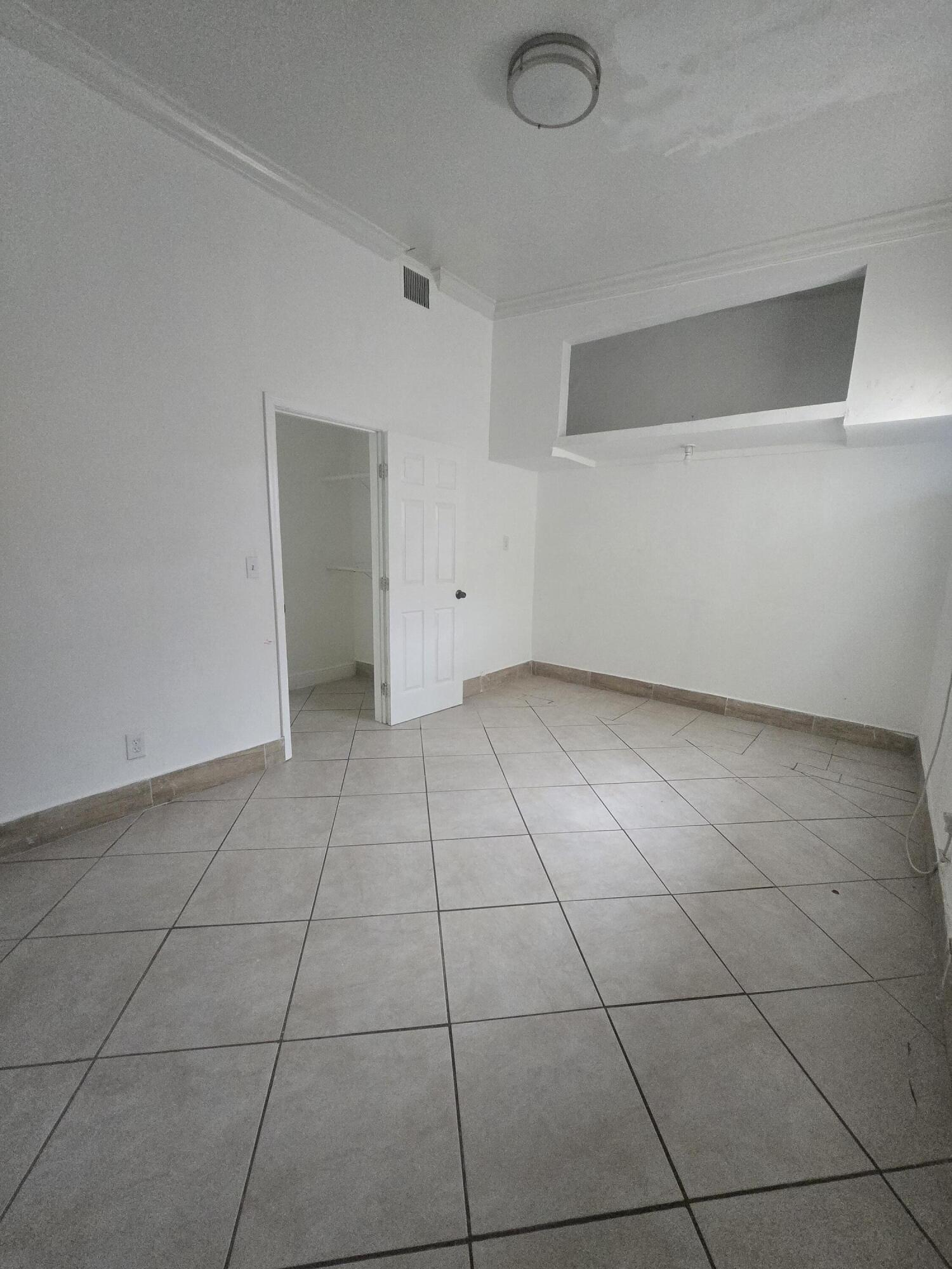 HOLLYWOOD BEACH HEIGHTS SEC - Residential