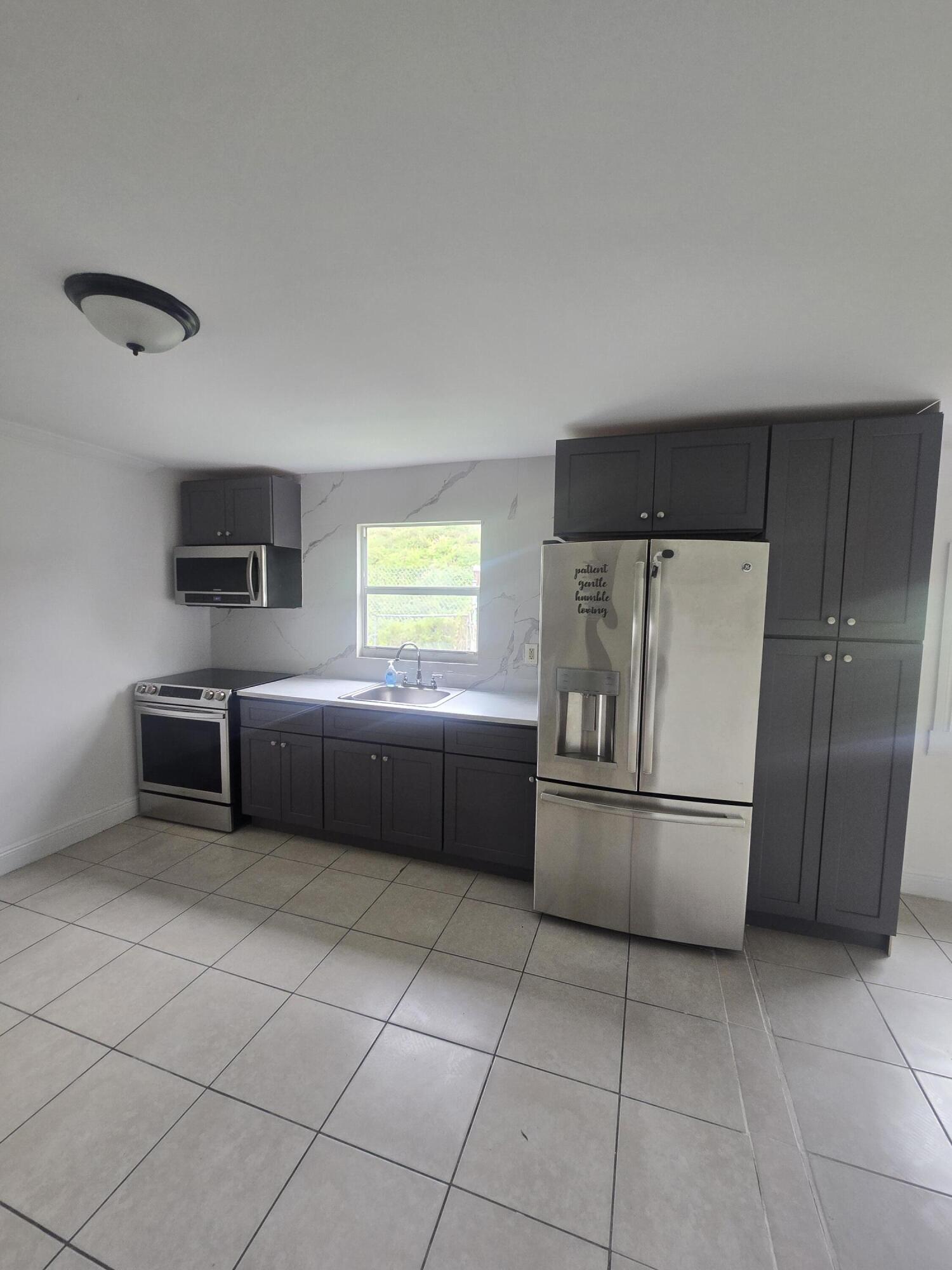 HOLLYWOOD BEACH HEIGHTS SEC - Residential