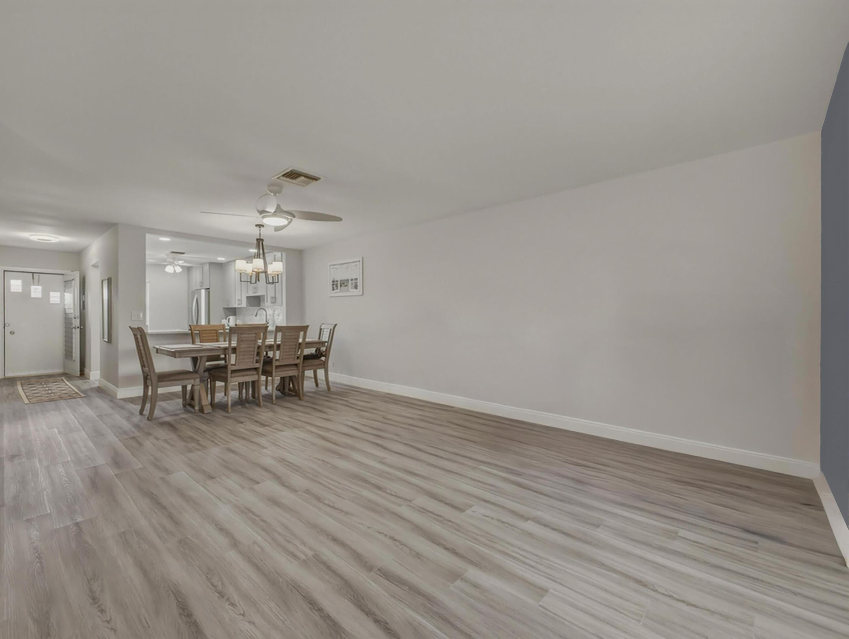 CRESTHAVEN TOWNHOMES SEC 4 CONDO - Residential