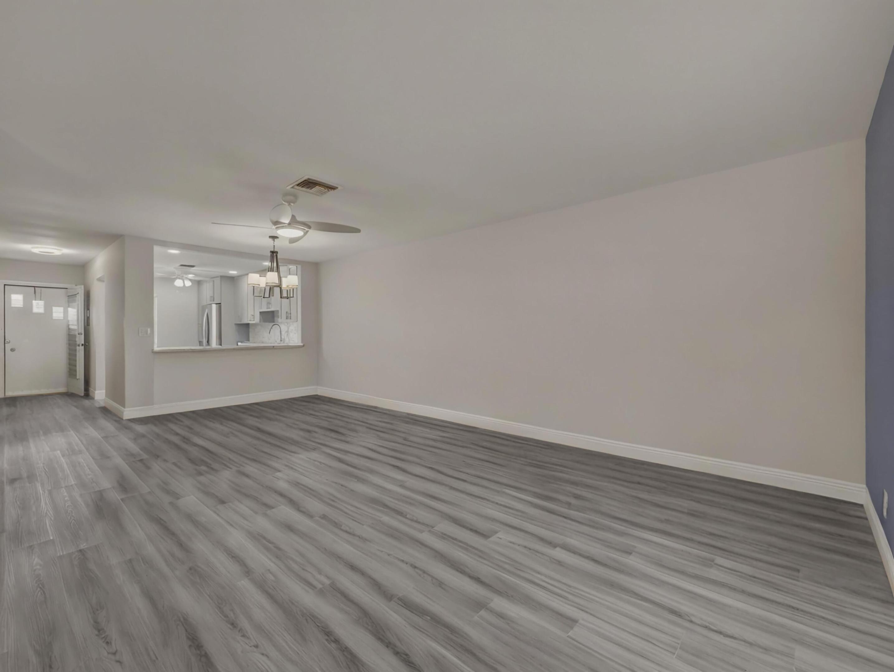 CRESTHAVEN TOWNHOMES SEC 4 CONDO - Residential