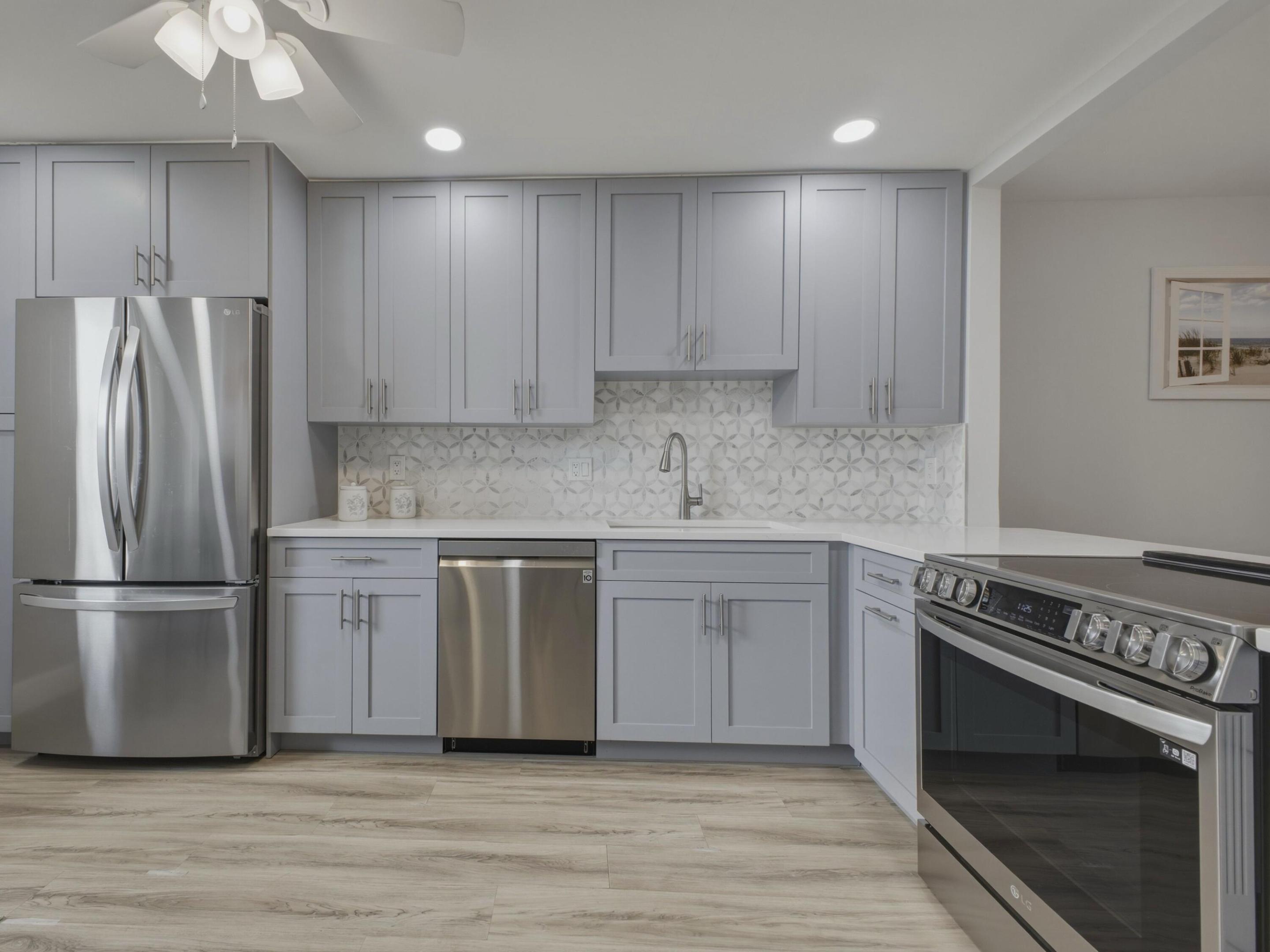 CRESTHAVEN TOWNHOMES SEC 4 CONDO - Residential
