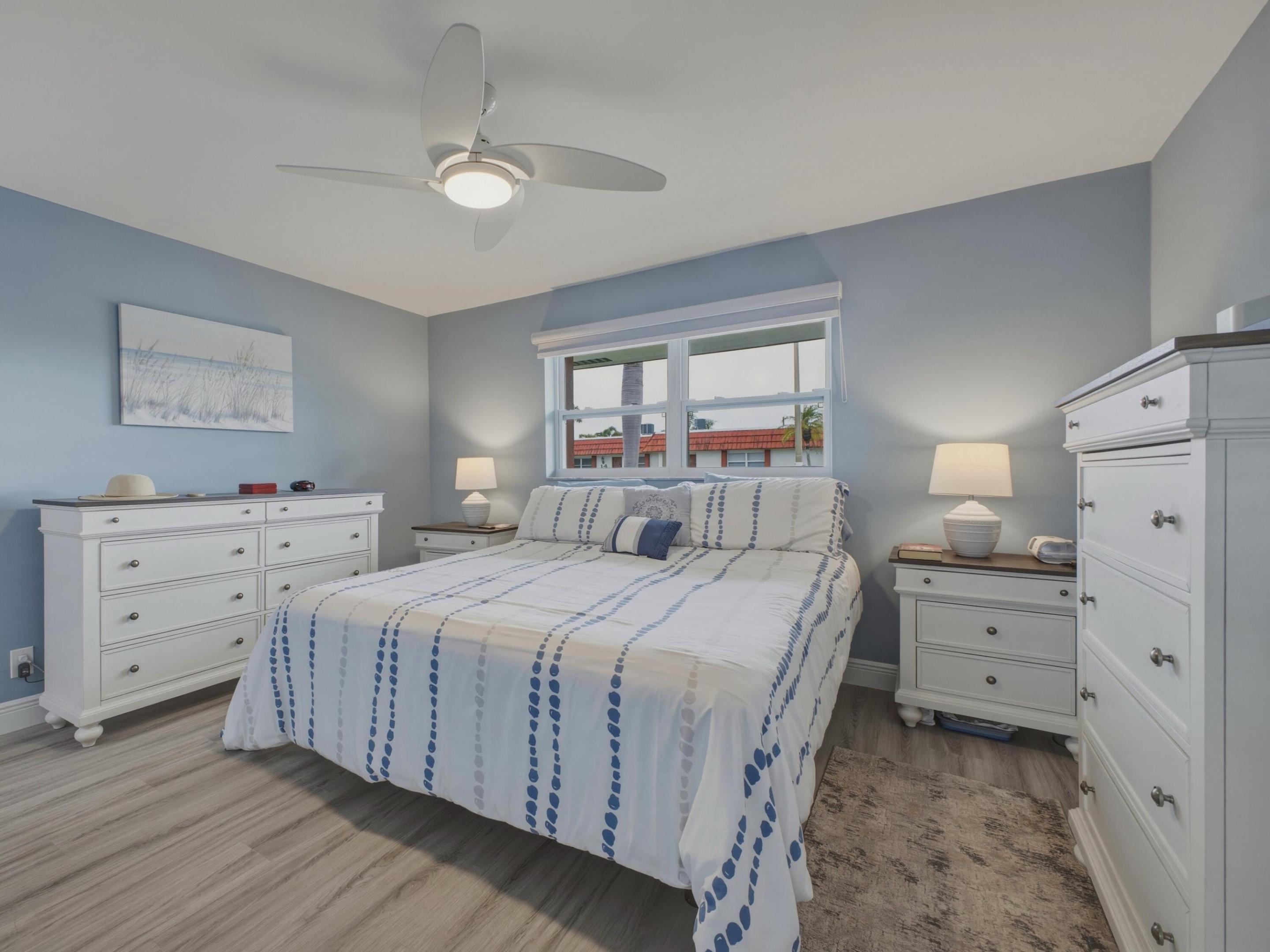 CRESTHAVEN TOWNHOMES SEC 4 CONDO - Residential