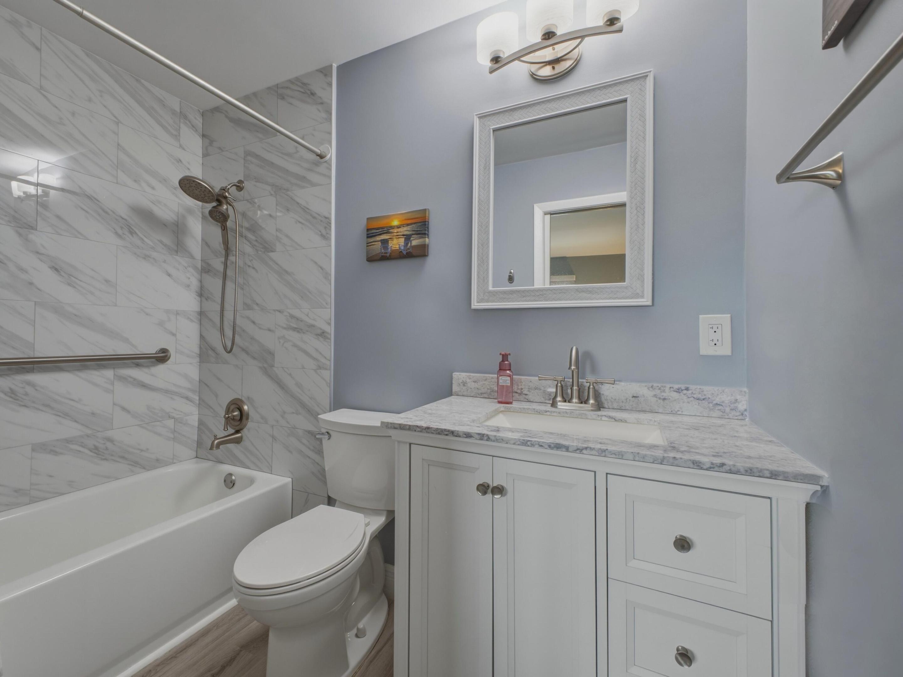 CRESTHAVEN TOWNHOMES SEC 4 CONDO - Residential