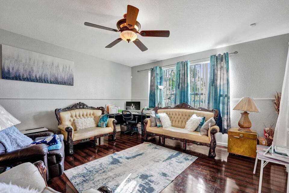 THOUSAND OAKS - Residential Lease