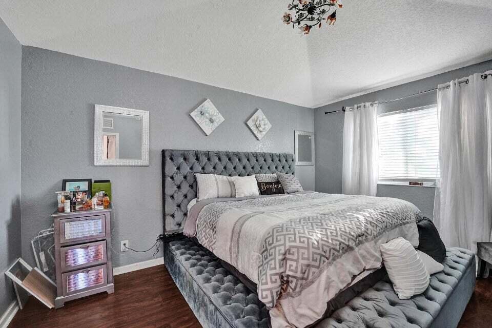 THOUSAND OAKS - Residential Lease