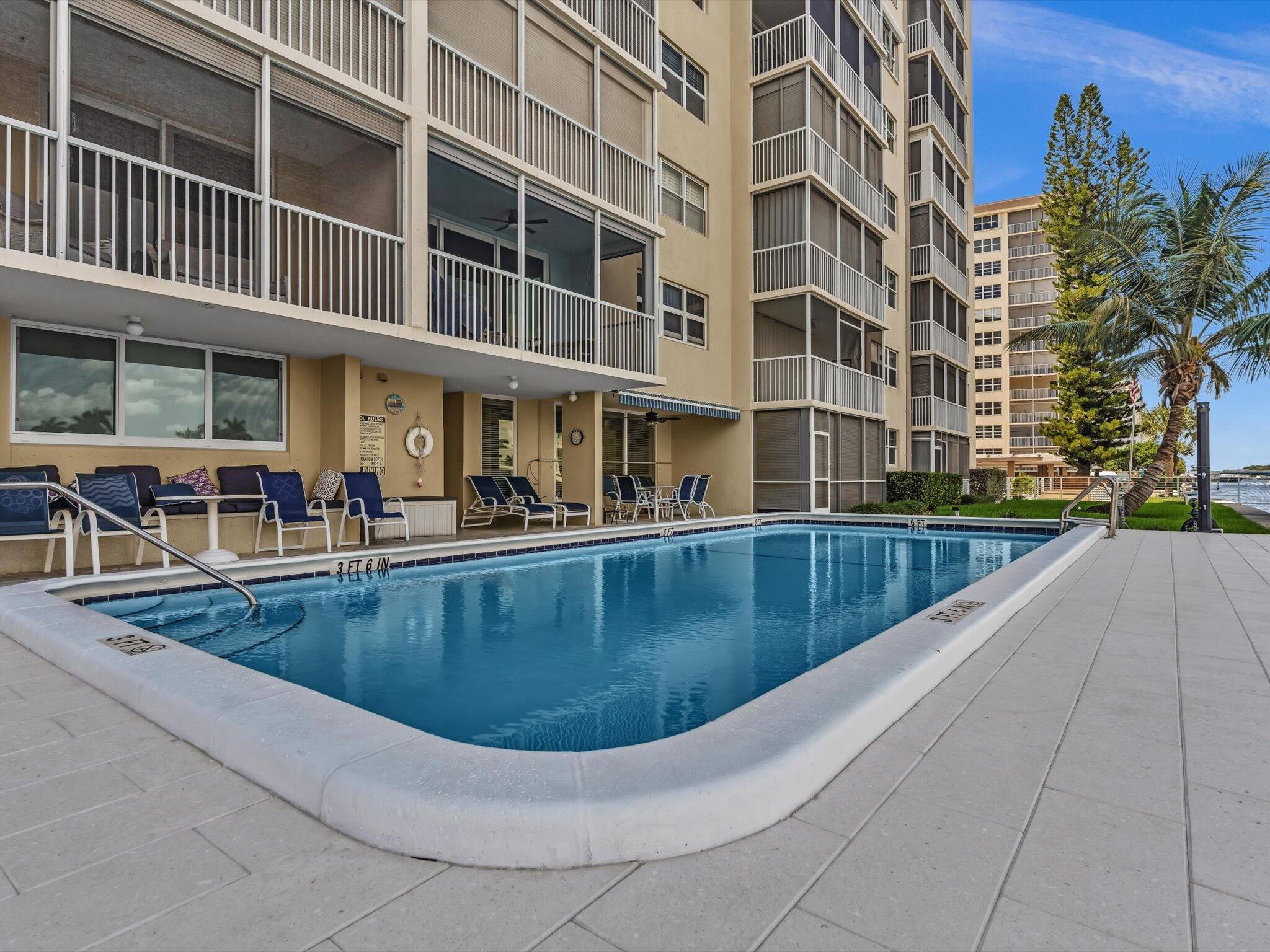 RIVERSIDE TOWERS - Residential