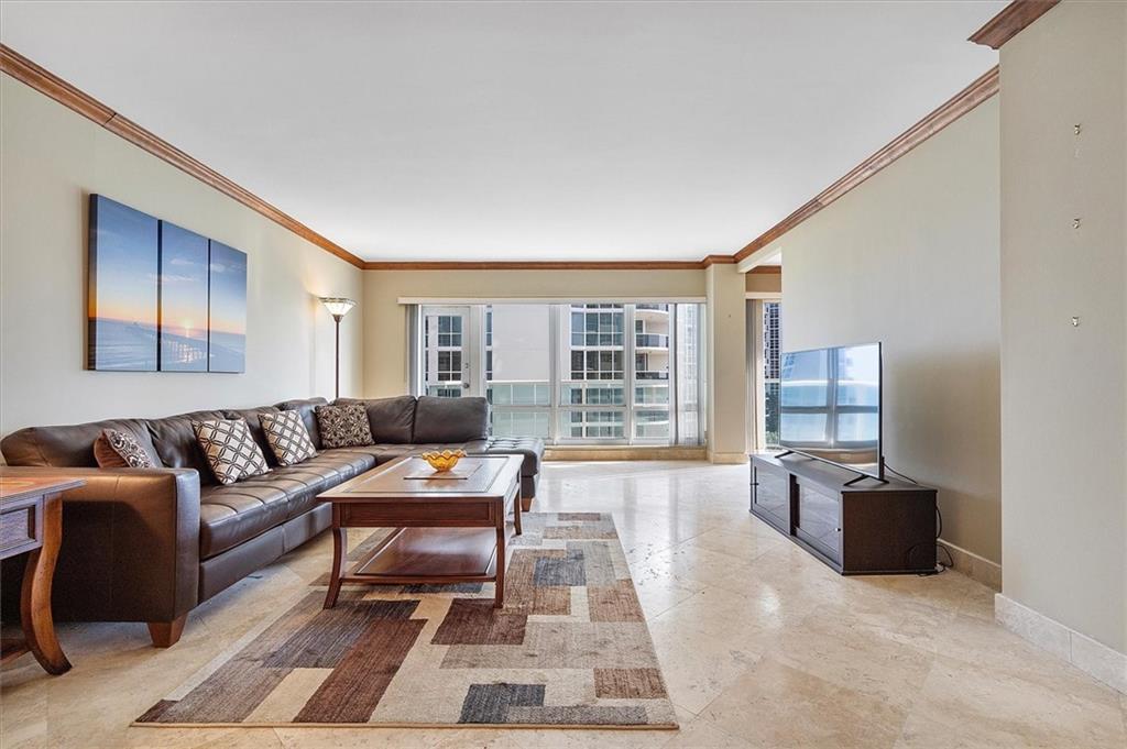 SOUTHPOINT - Residential