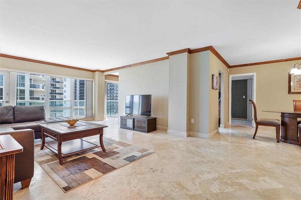 SOUTHPOINT - Residential