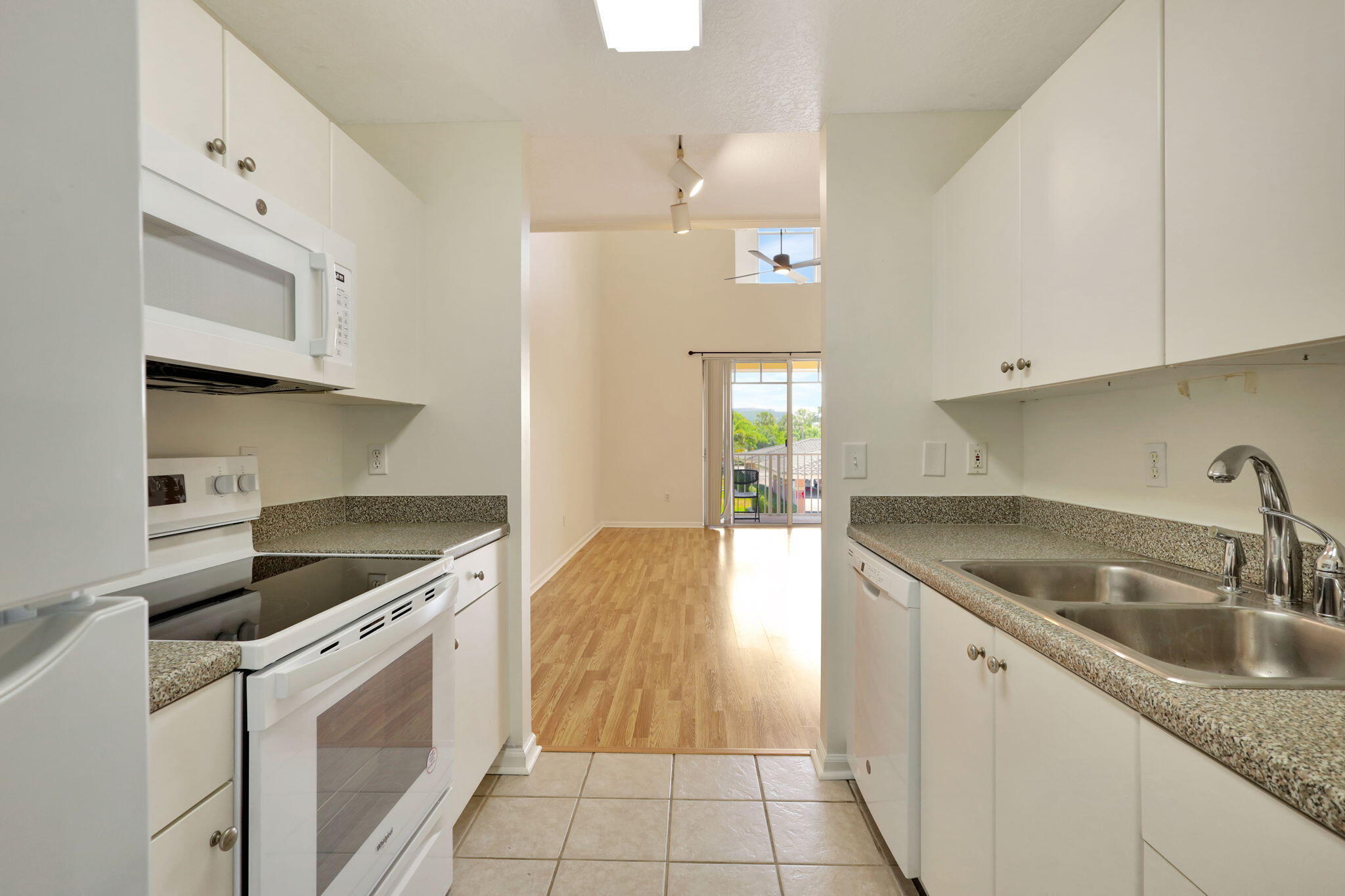 VILLAGE AT ABACOA CONDO - Residential Lease